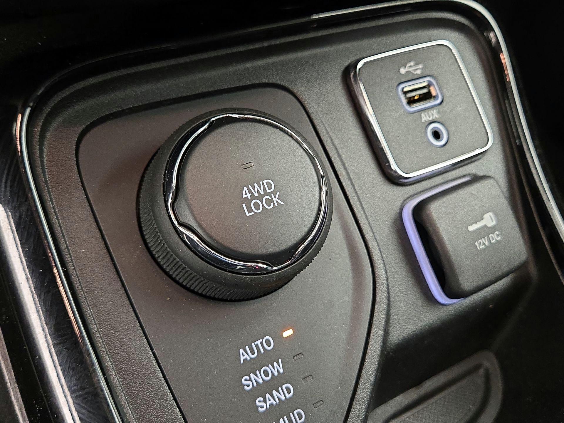 Thumbnail: 2018 Jeep Compass - 18