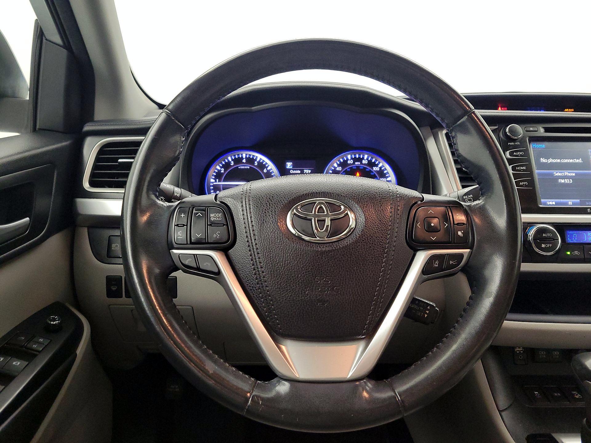 Thumbnail: 2018 Toyota Highlander - 10
