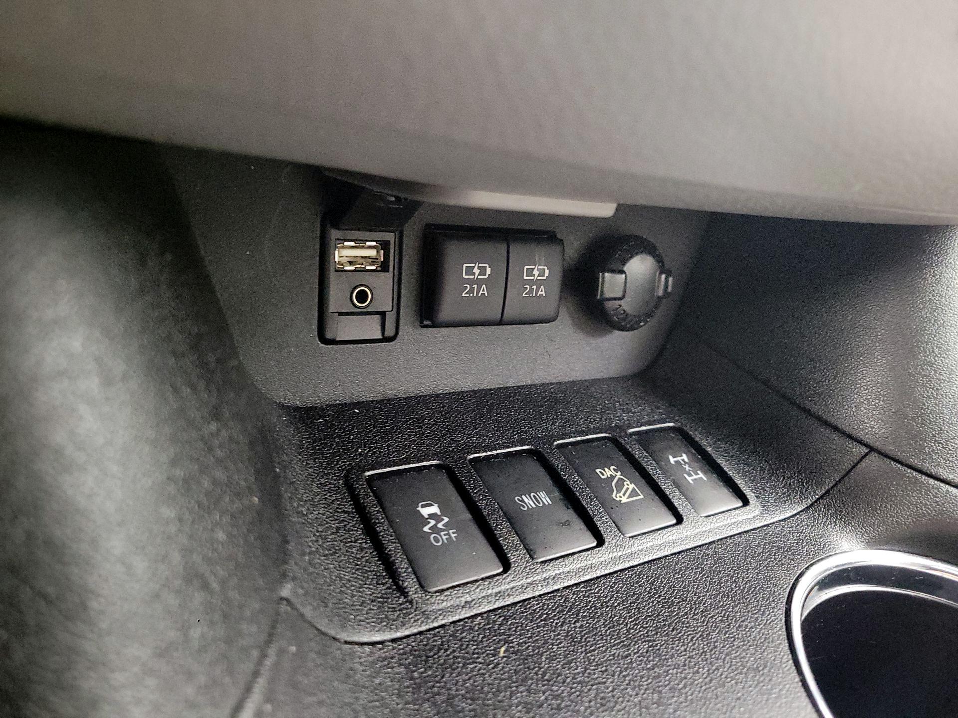 Thumbnail: 2018 Toyota Highlander - 19