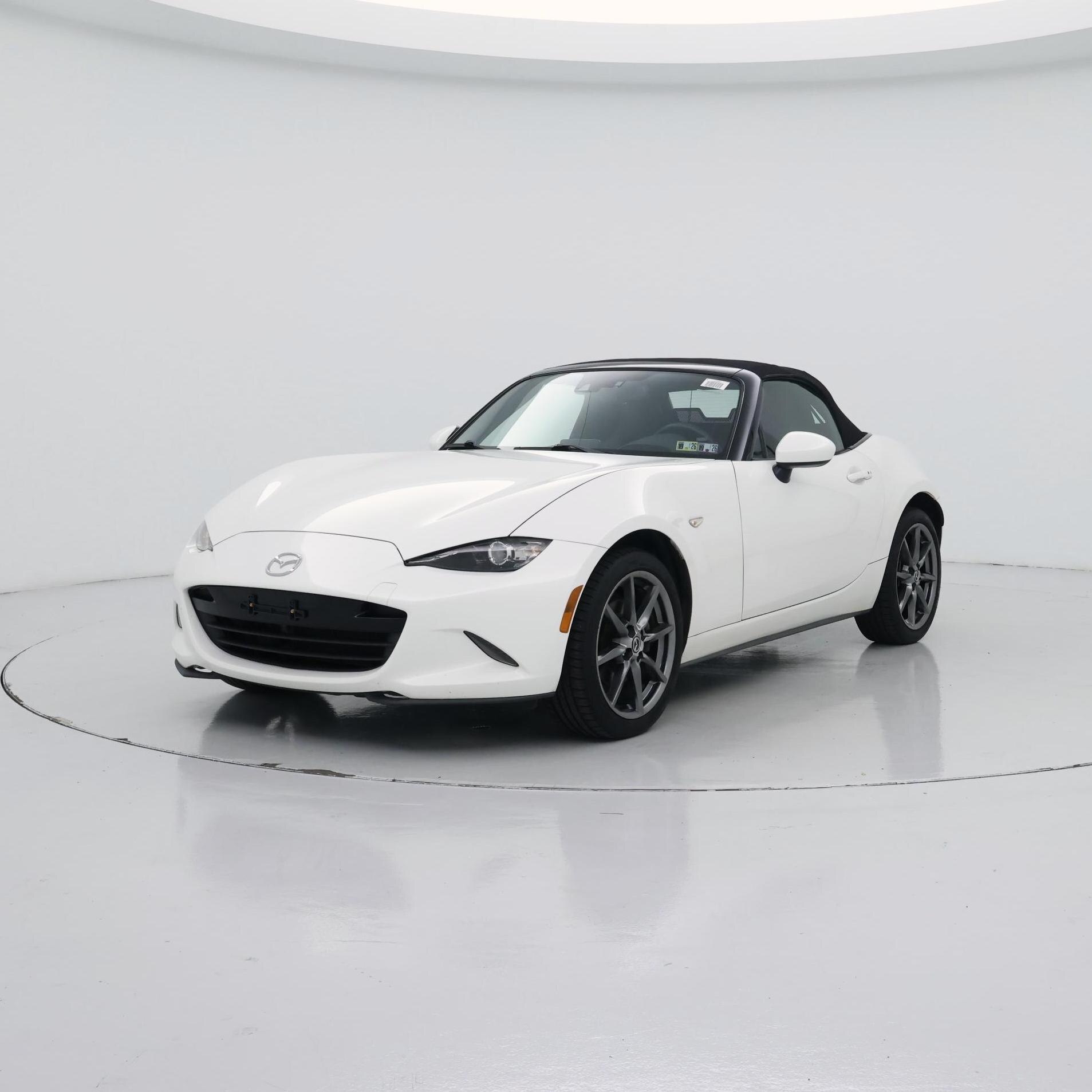 Thumbnail: 2017 Mazda MX-5 Miata - 4