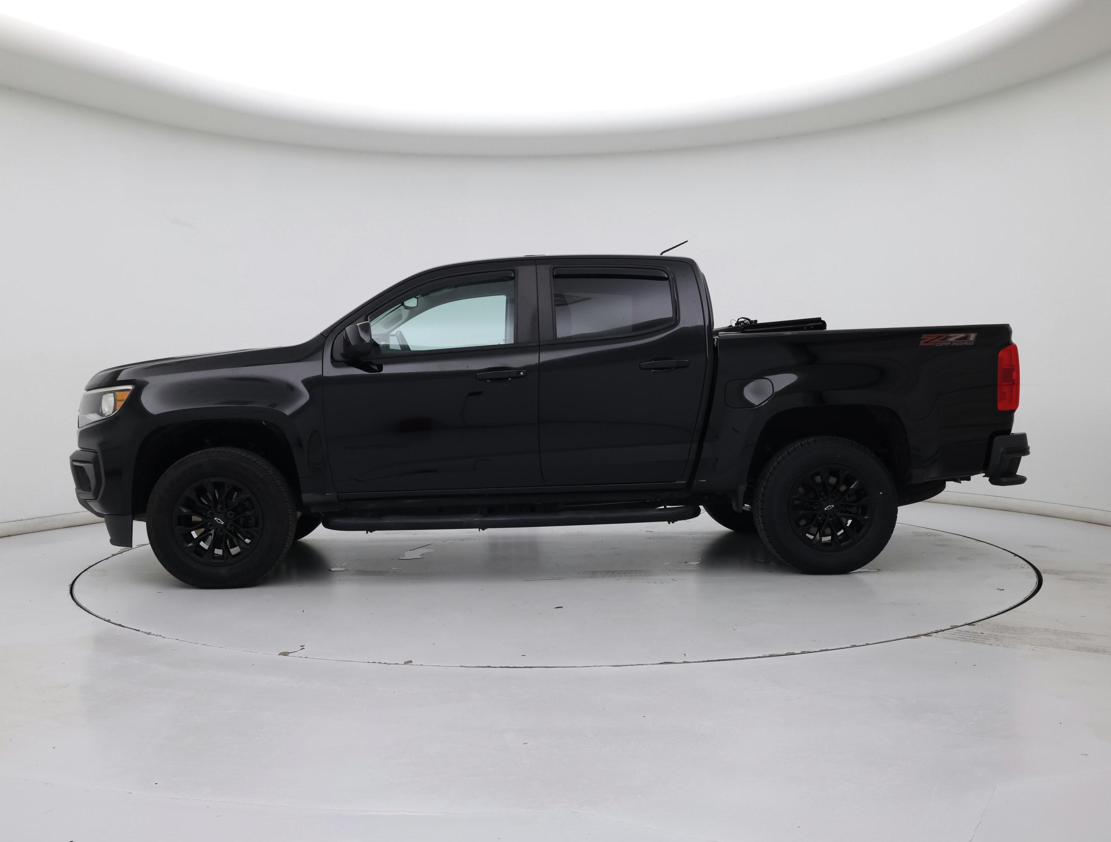 Thumbnail: 2022 Chevrolet Colorado - 3