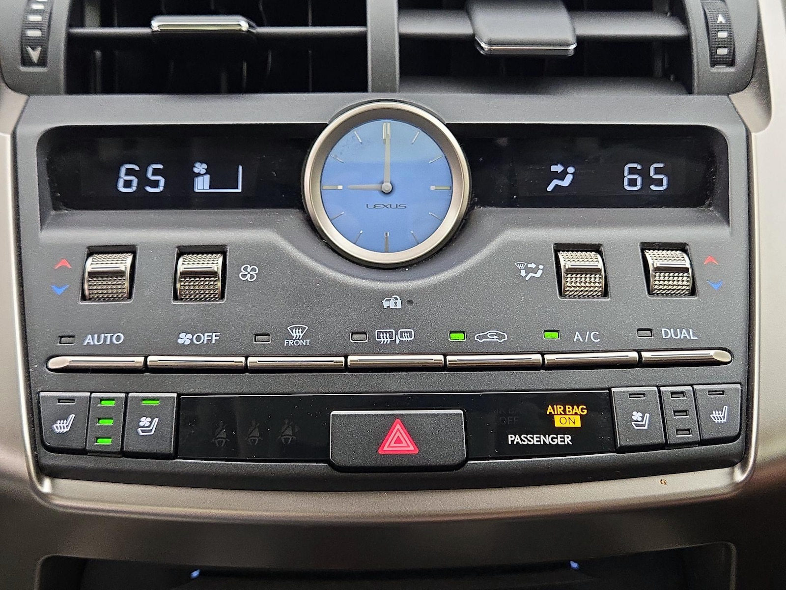 2021 Lexus NX 300 - Photo 18