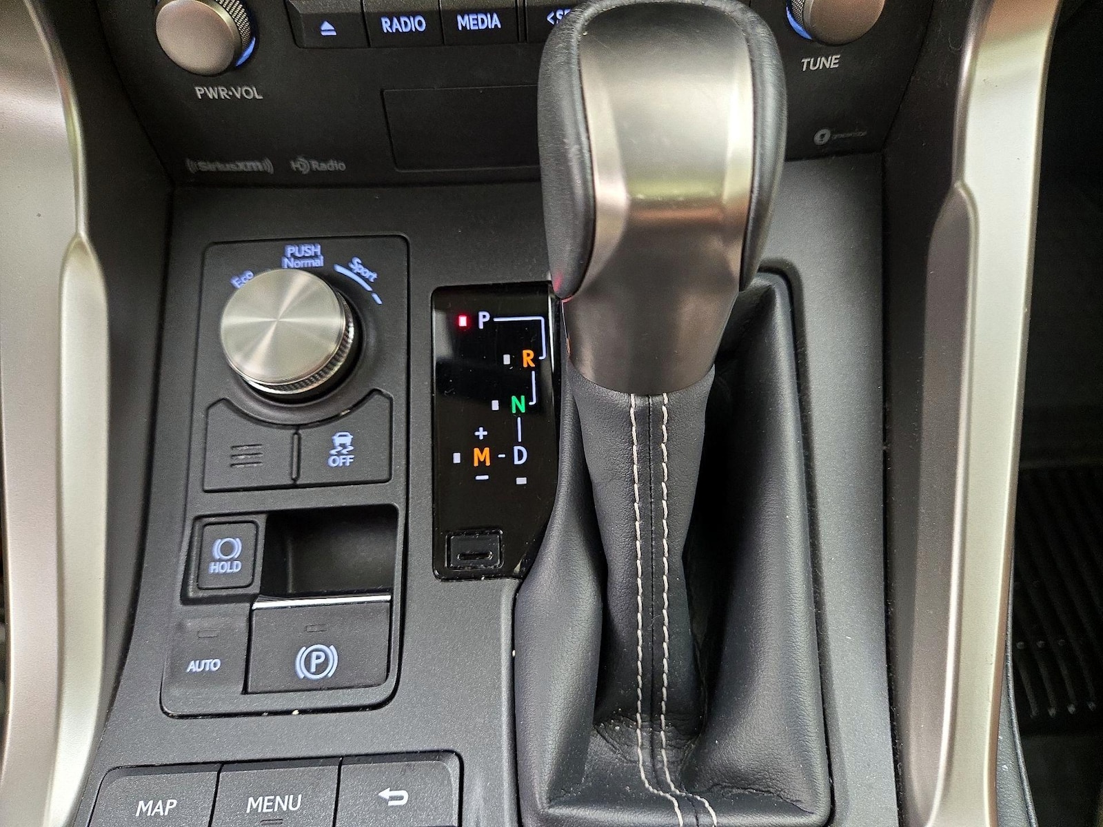 2021 Lexus NX 300 - Photo 19