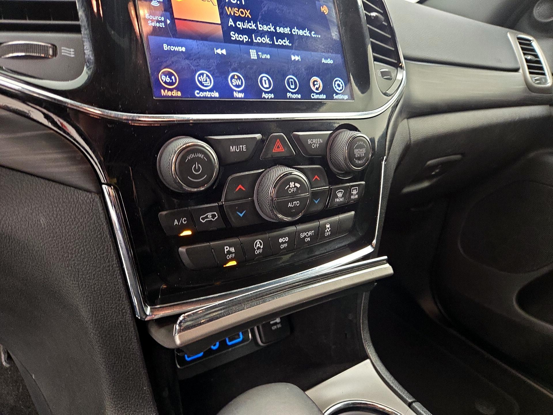 Thumbnail: 2020 Jeep Grand Cherokee - 15