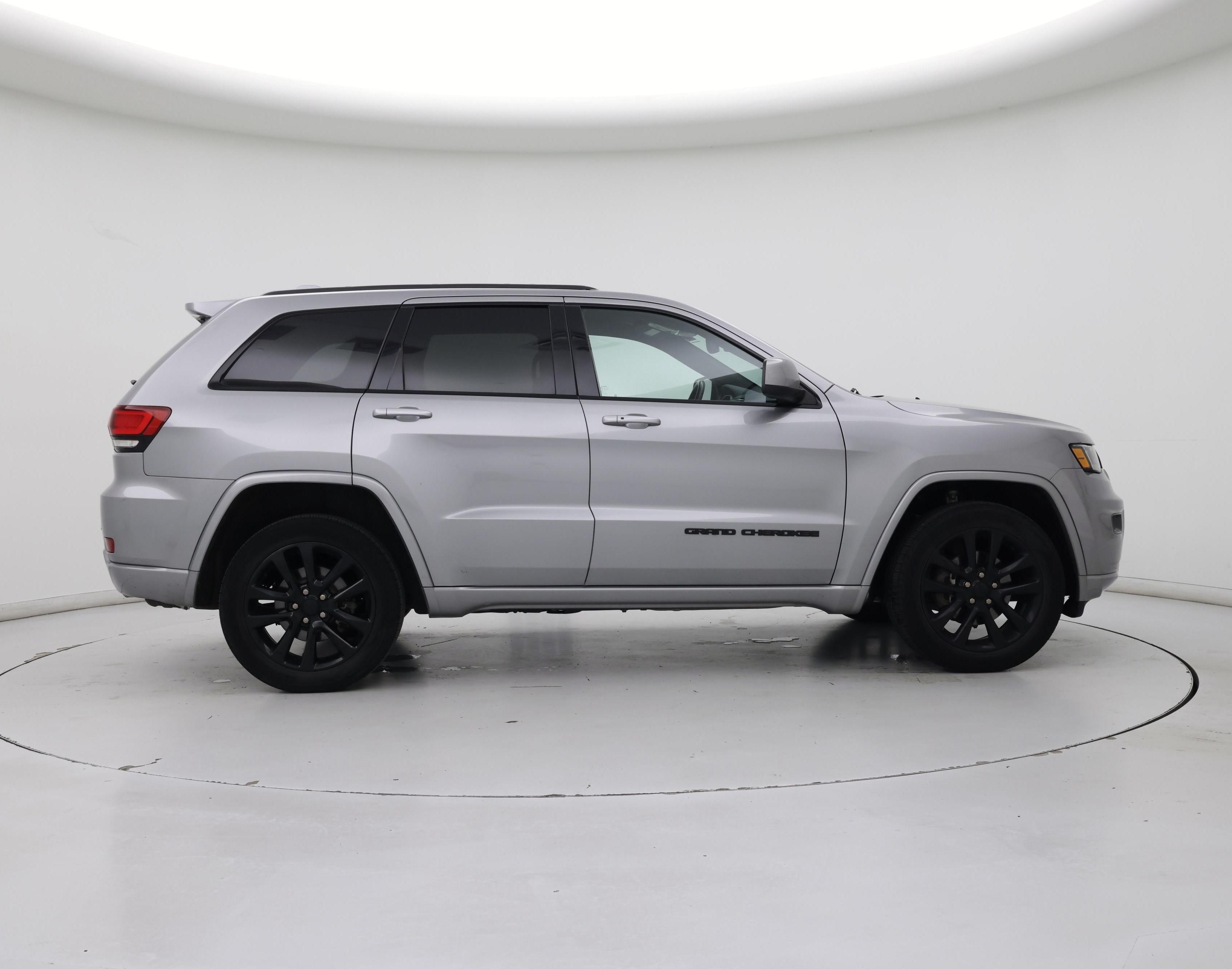Thumbnail: 2020 Jeep Grand Cherokee - 7