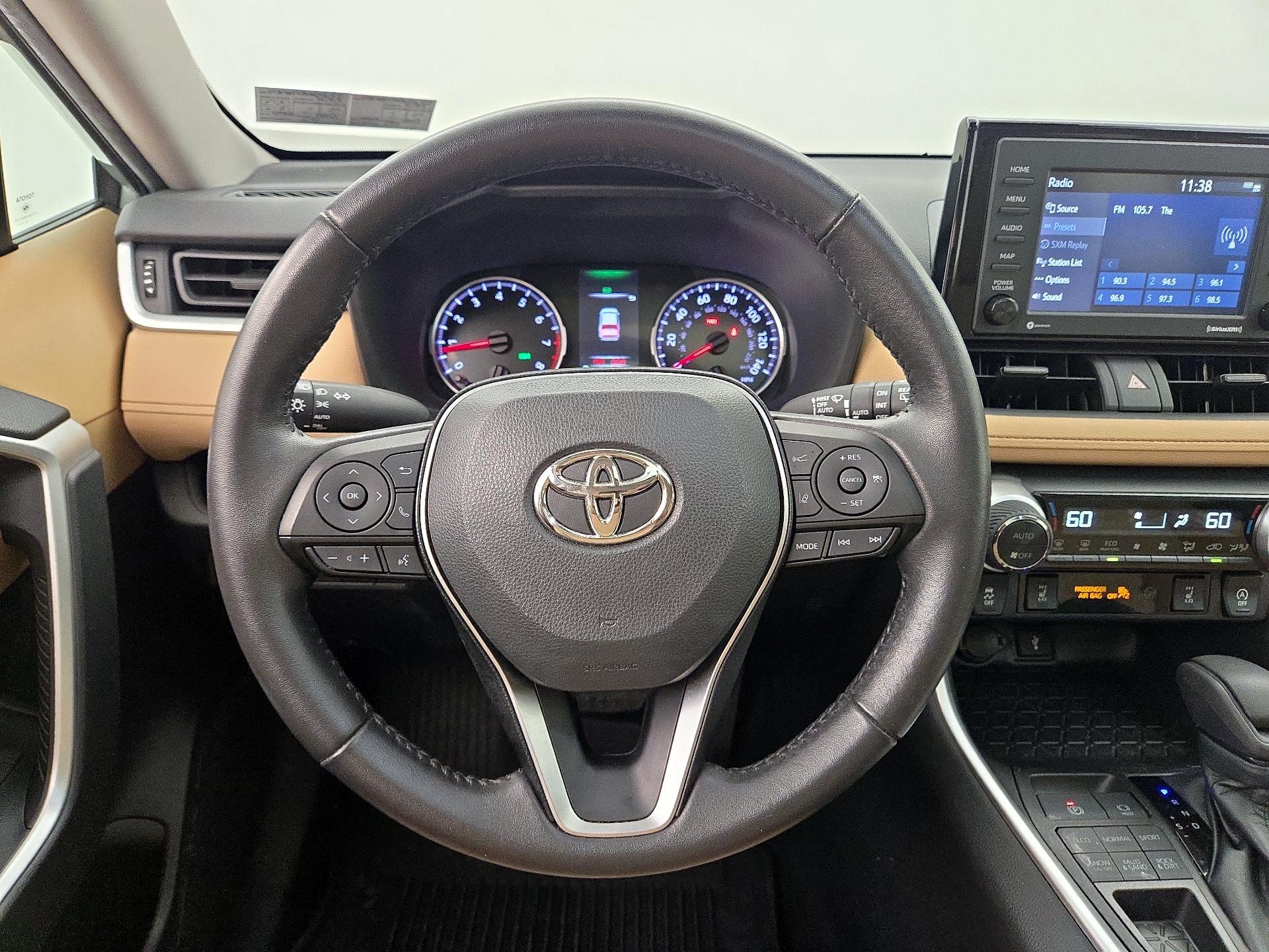 Thumbnail: 2022 Toyota RAV4 - 10