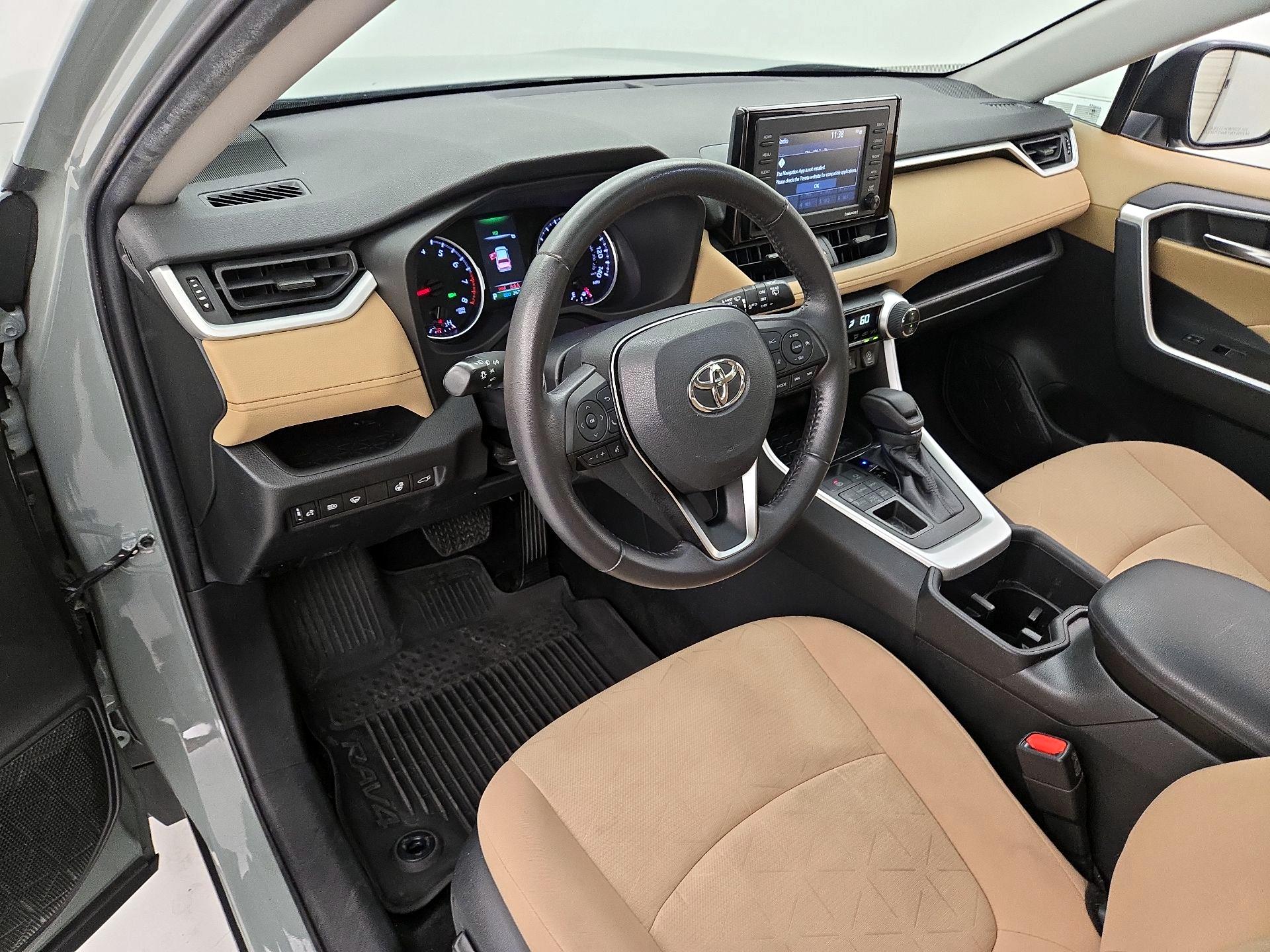 Thumbnail: 2022 Toyota RAV4 - 11