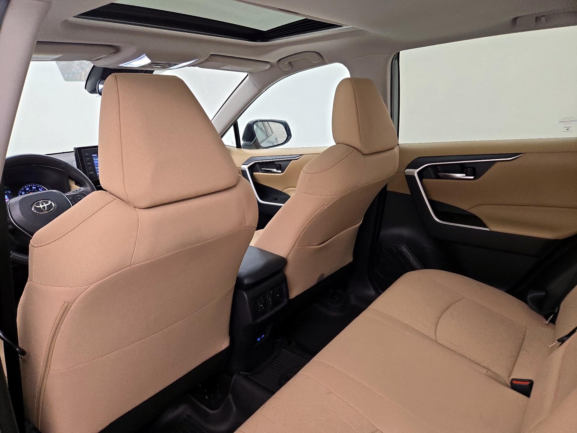 Thumbnail: 2022 Toyota RAV4 - 20