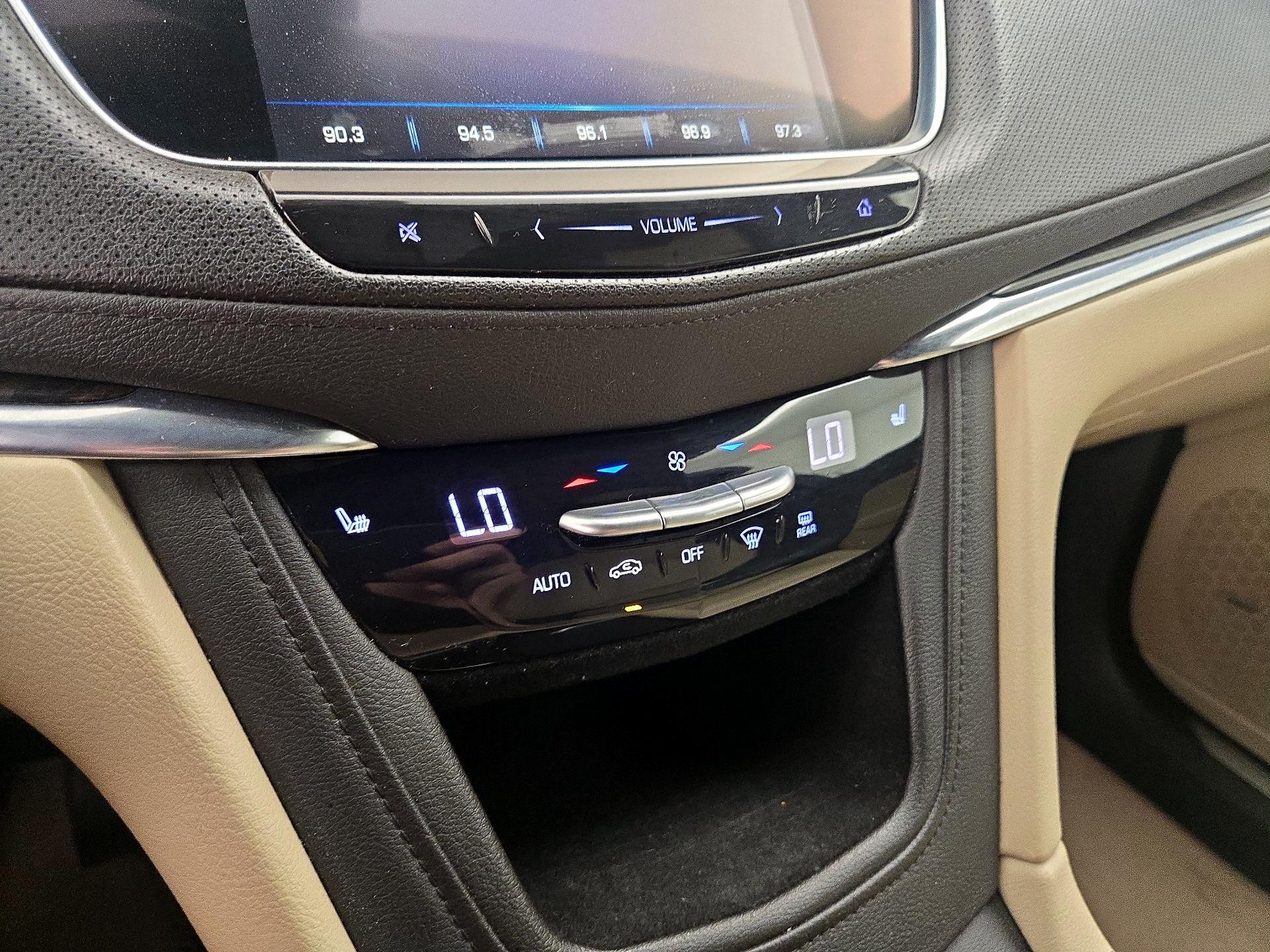 Thumbnail: 2018 Cadillac XT5 - 16