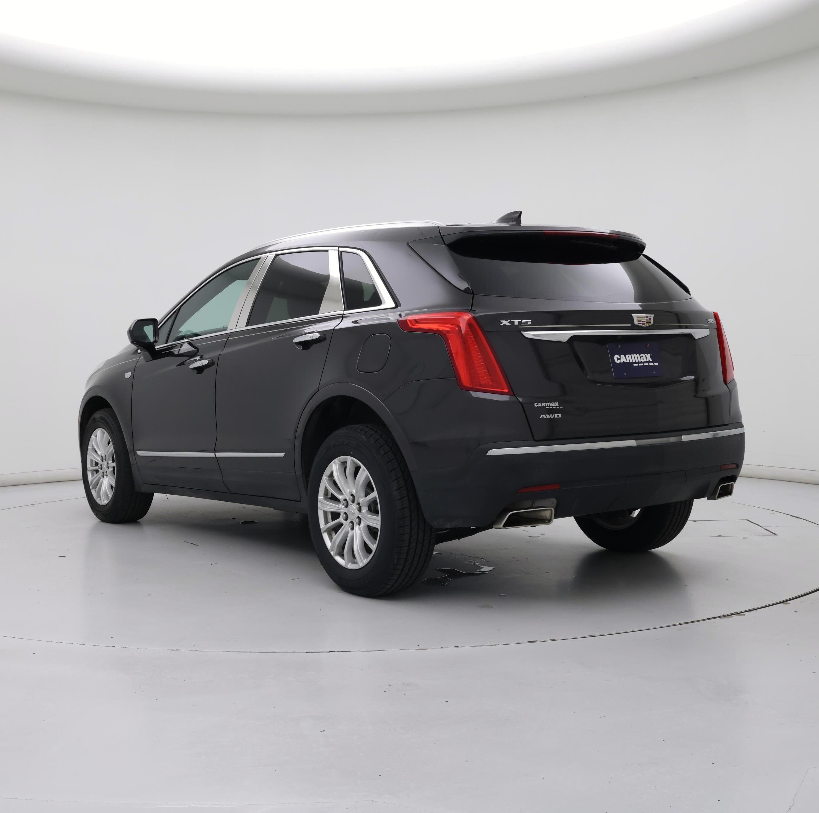 Thumbnail: 2018 Cadillac XT5 - 2