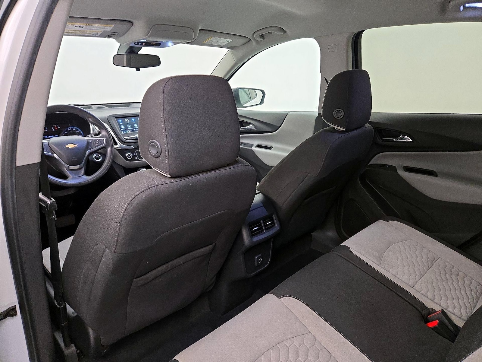 2019 Chevrolet Equinox LS - Photo 20
