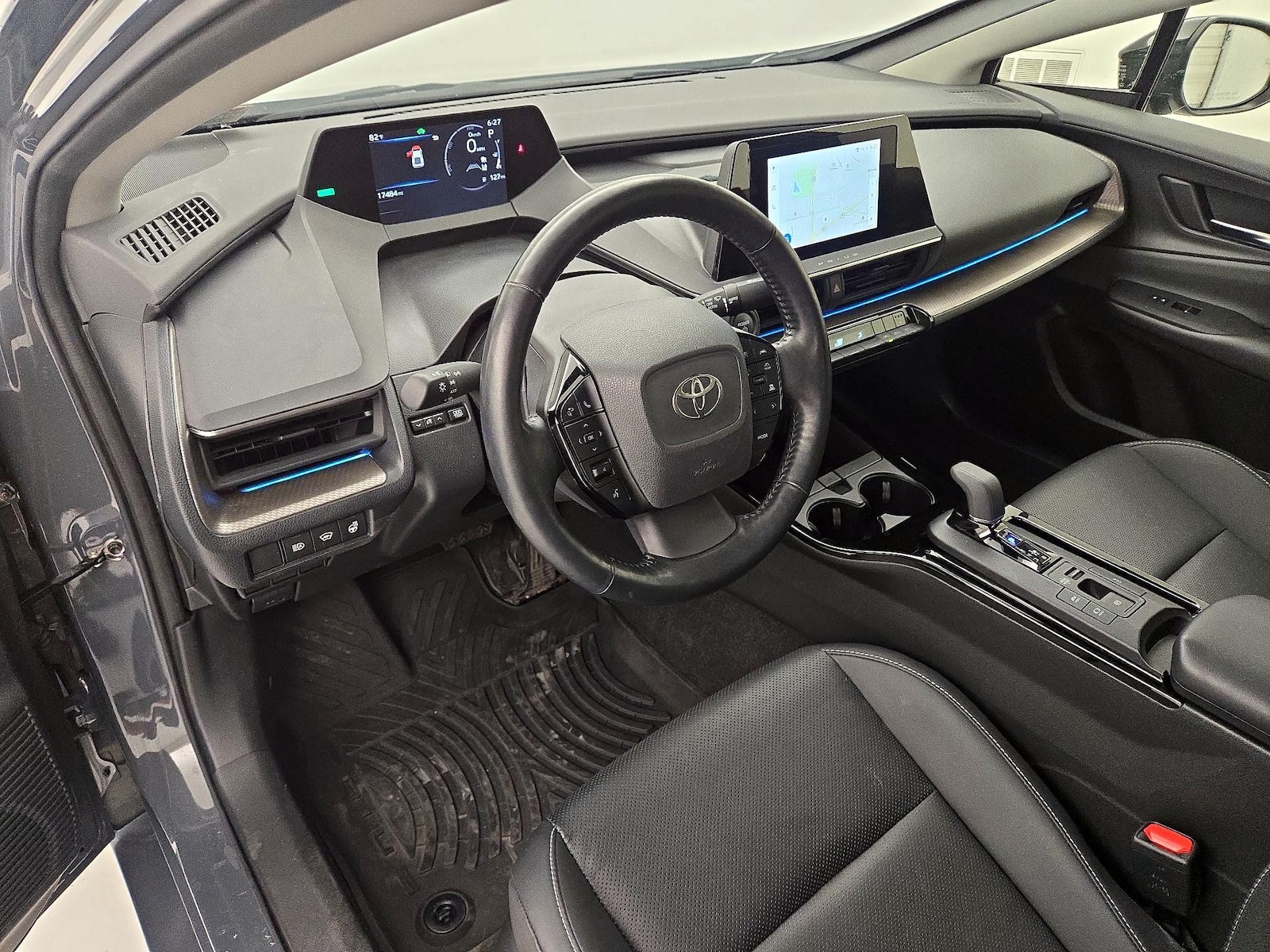 2023 Toyota Prius XLE - Photo 12