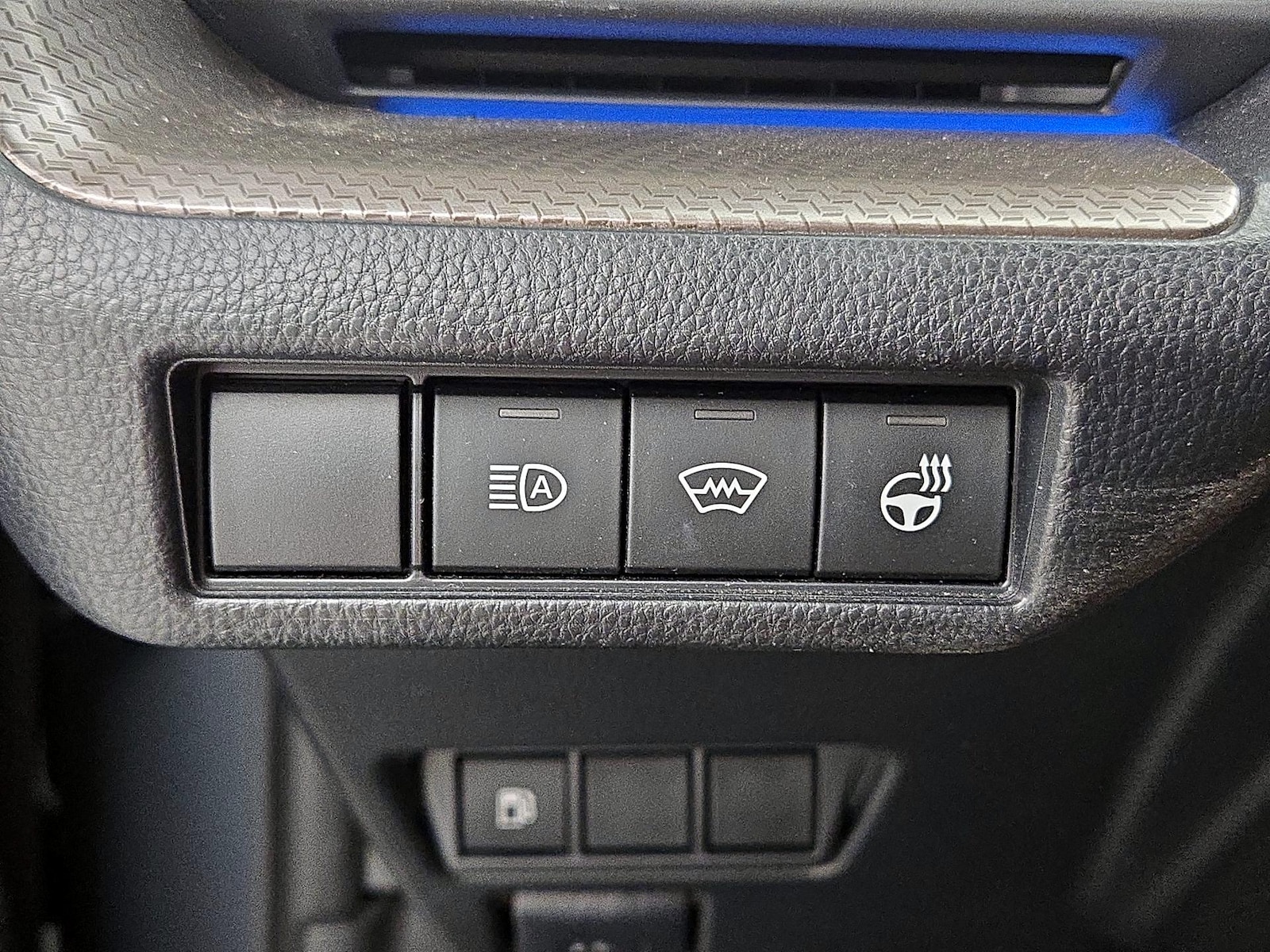 2023 Toyota Prius XLE - Photo 14