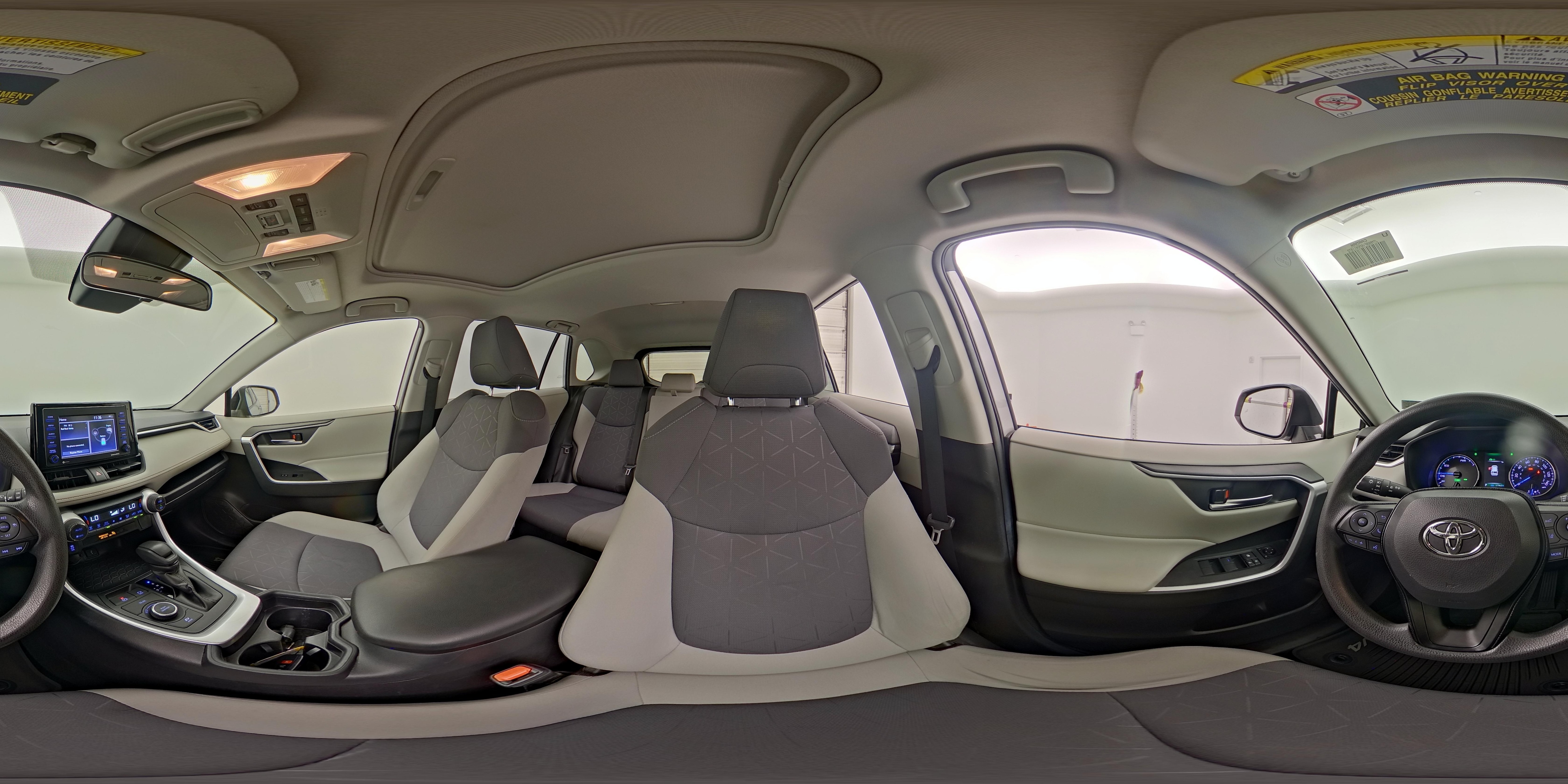 2021 Toyota RAV4 XLE - Photo 25