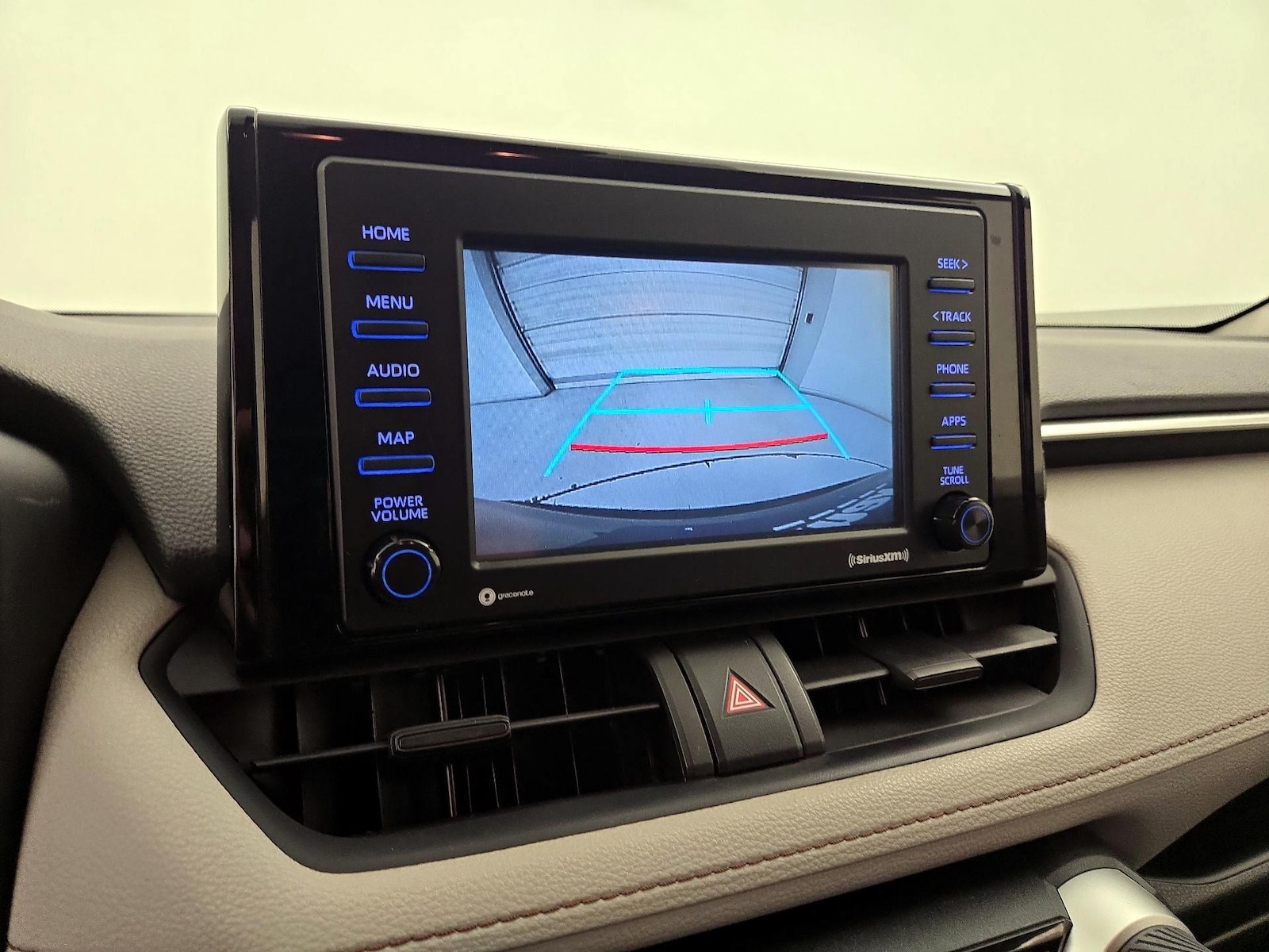 2021 Toyota RAV4 XLE - Photo 14