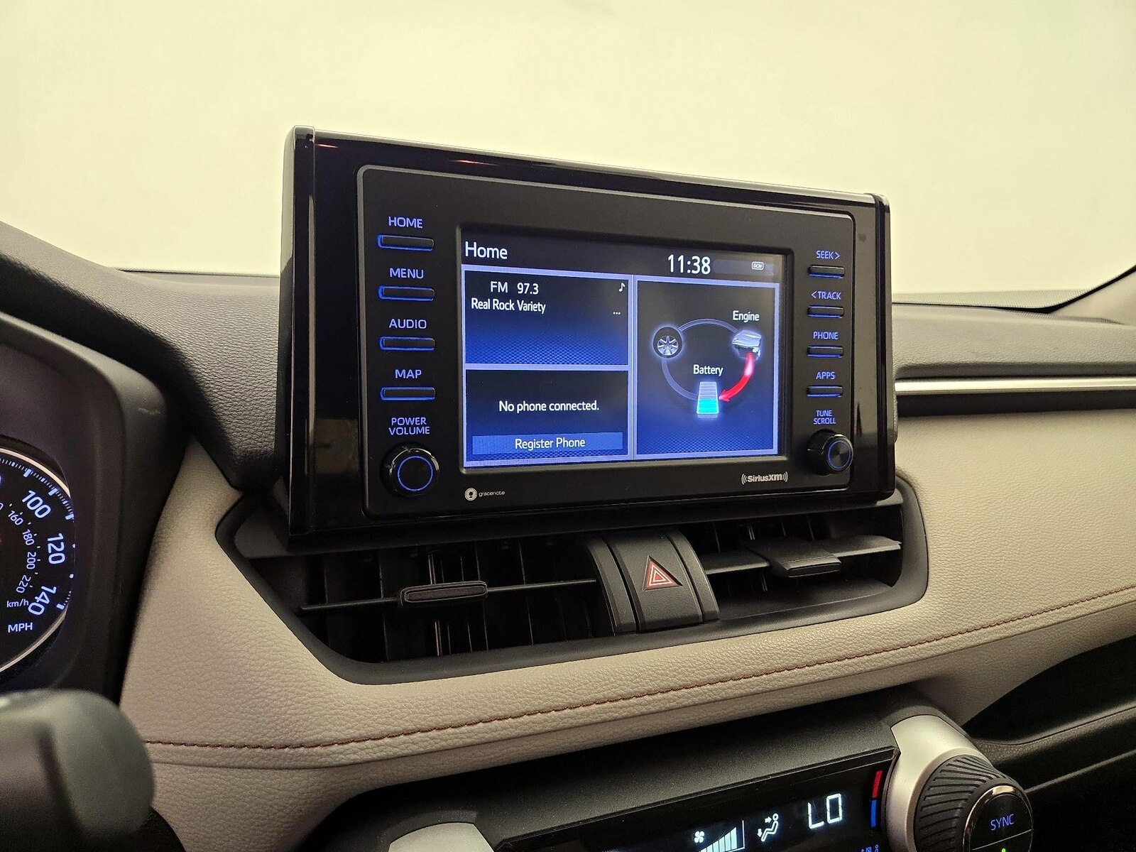 2021 Toyota RAV4 XLE - Photo 15