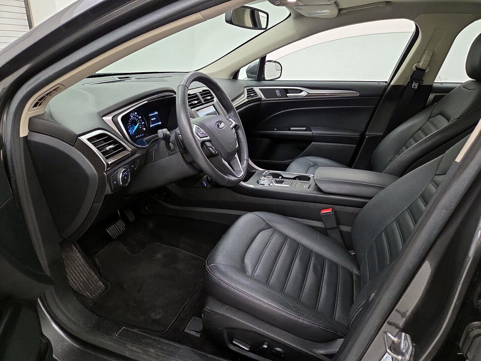 Power Seat(s) & Side Airbags