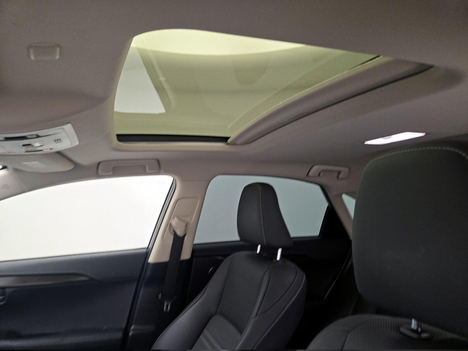 Sunroof(s) & Overhead Airbags