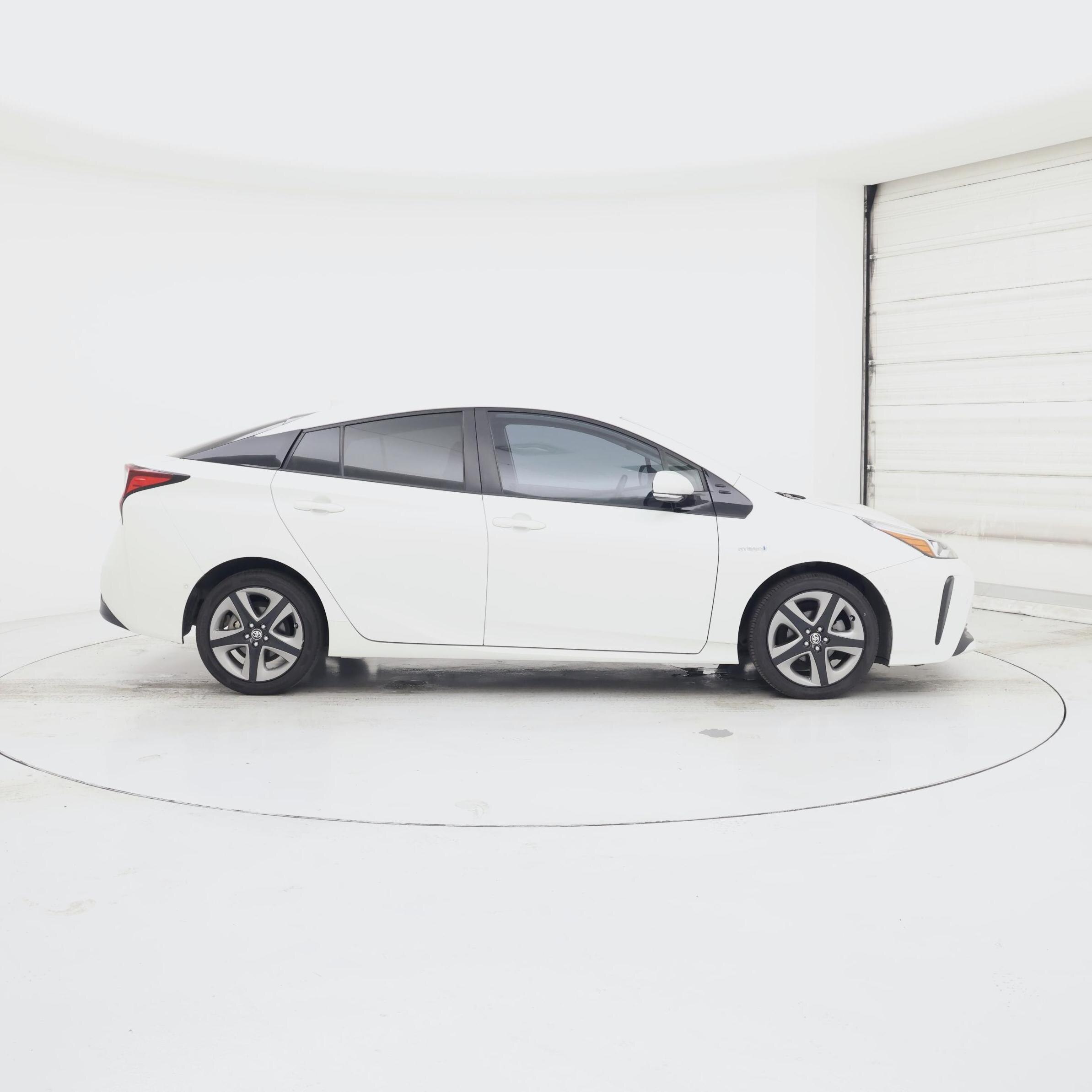 Thumbnail: 2019 Toyota Prius - 7