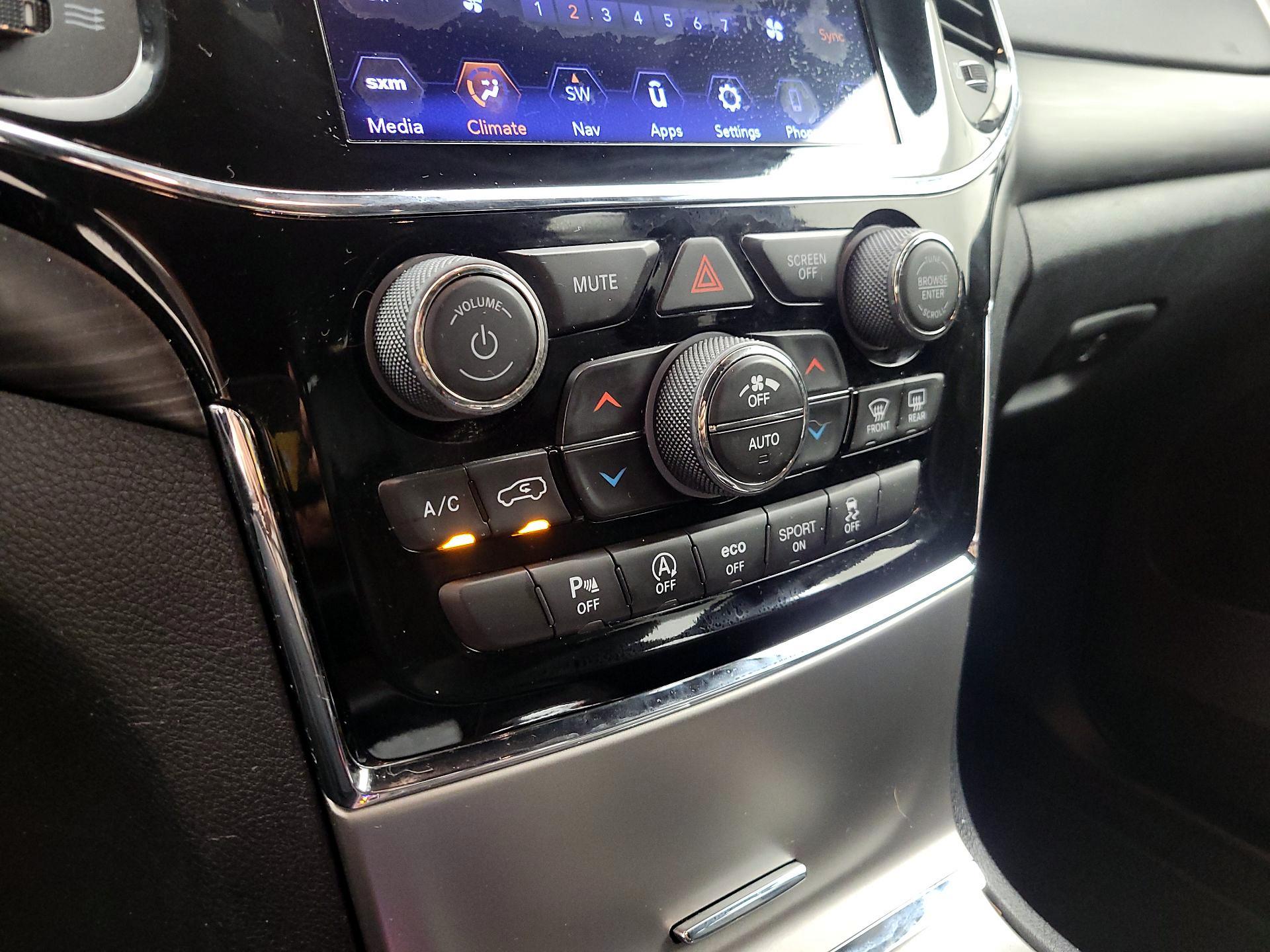 Thumbnail: 2020 Jeep Grand Cherokee - 14