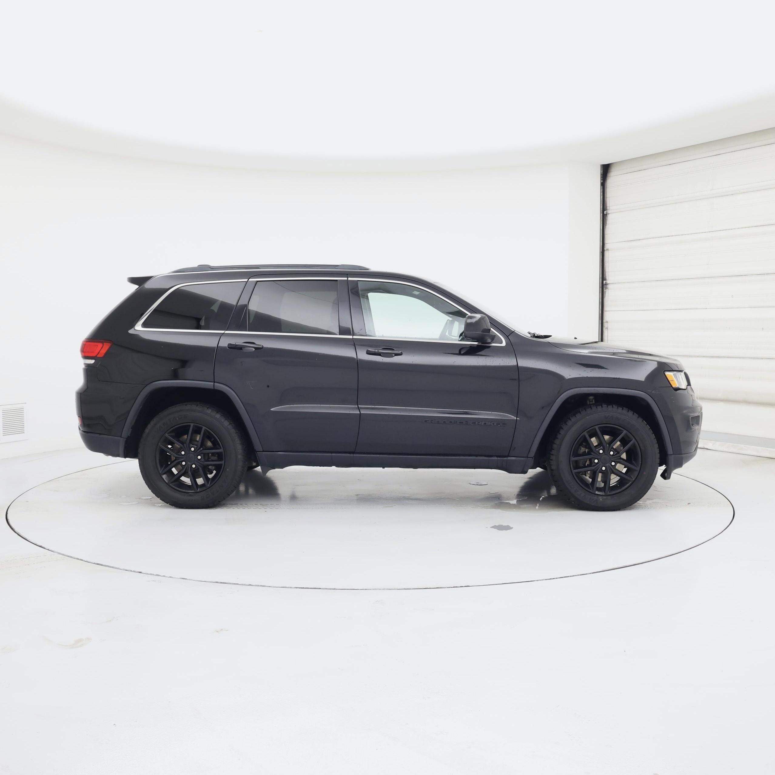 Thumbnail: 2020 Jeep Grand Cherokee - 7