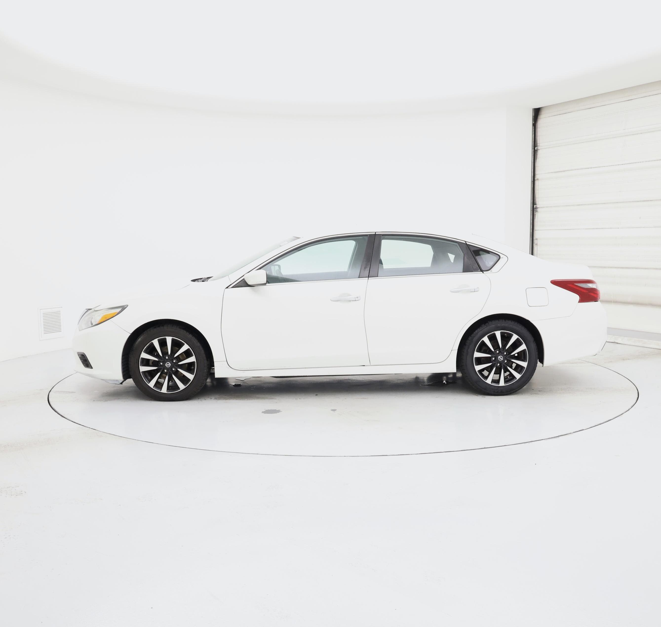 Thumbnail: 2018 Nissan Altima - 3