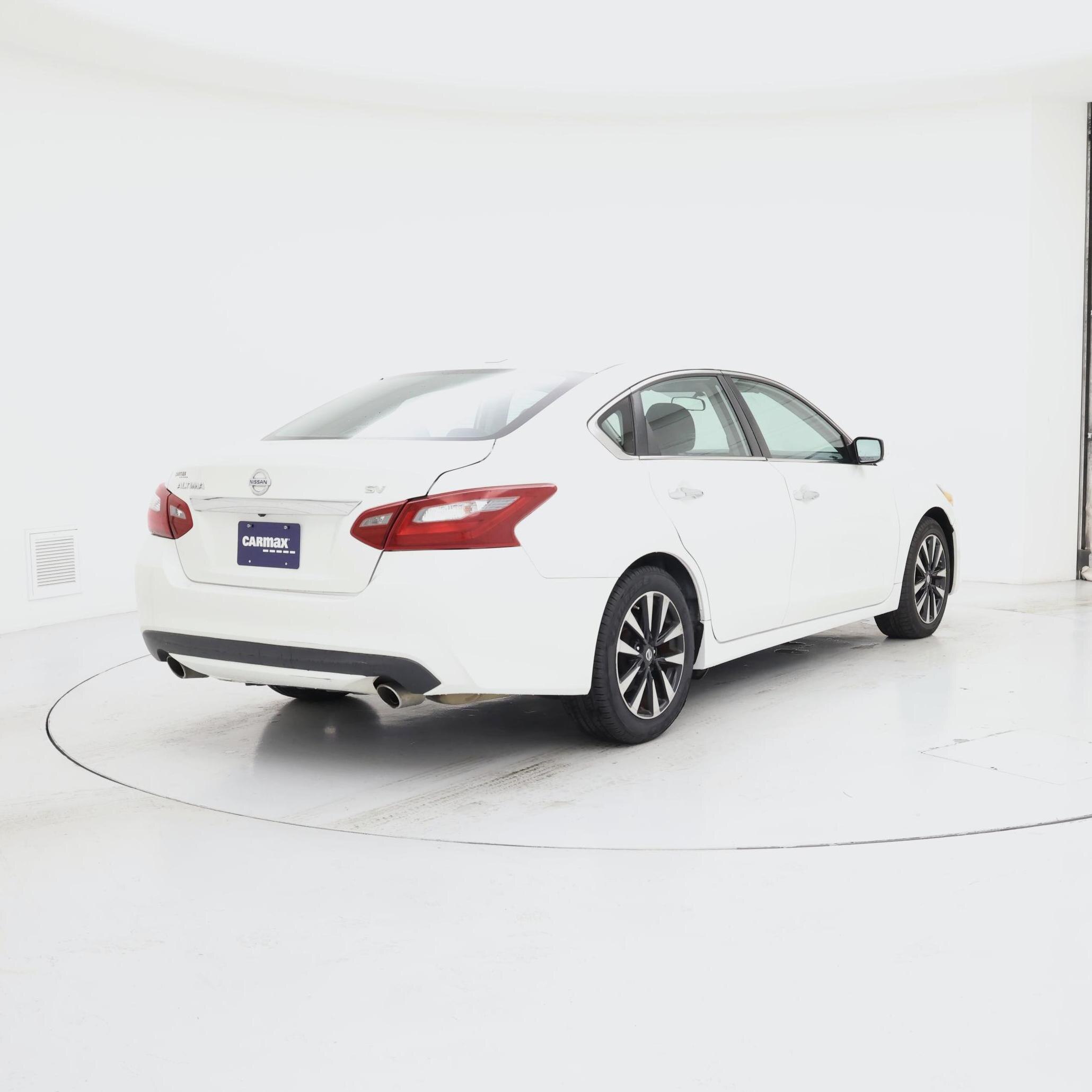 Thumbnail: 2018 Nissan Altima - 8