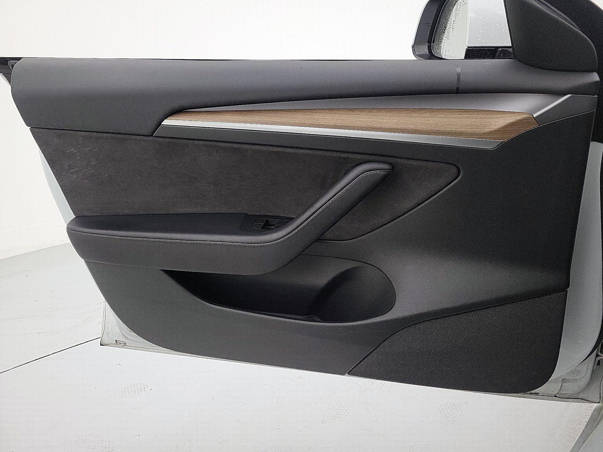 Thumbnail: 2023 Tesla Model 3 - 12
