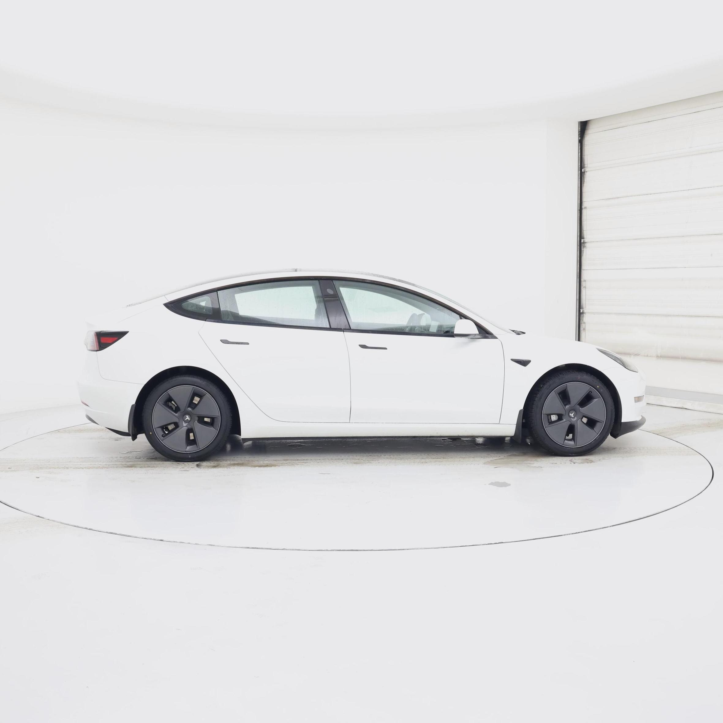 Thumbnail: 2023 Tesla Model 3 - 7