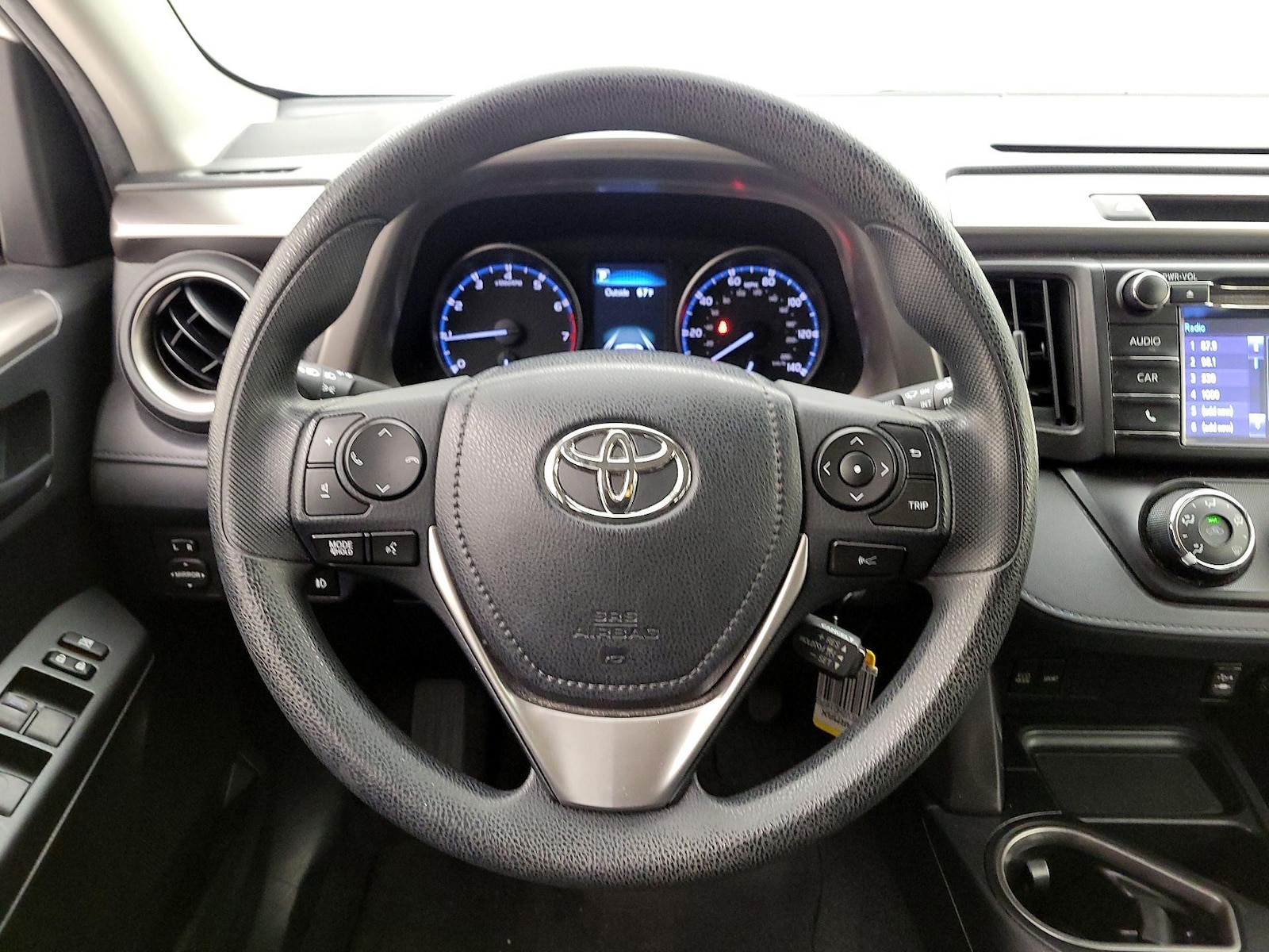 2017 Toyota RAV4 LE - Photo 11