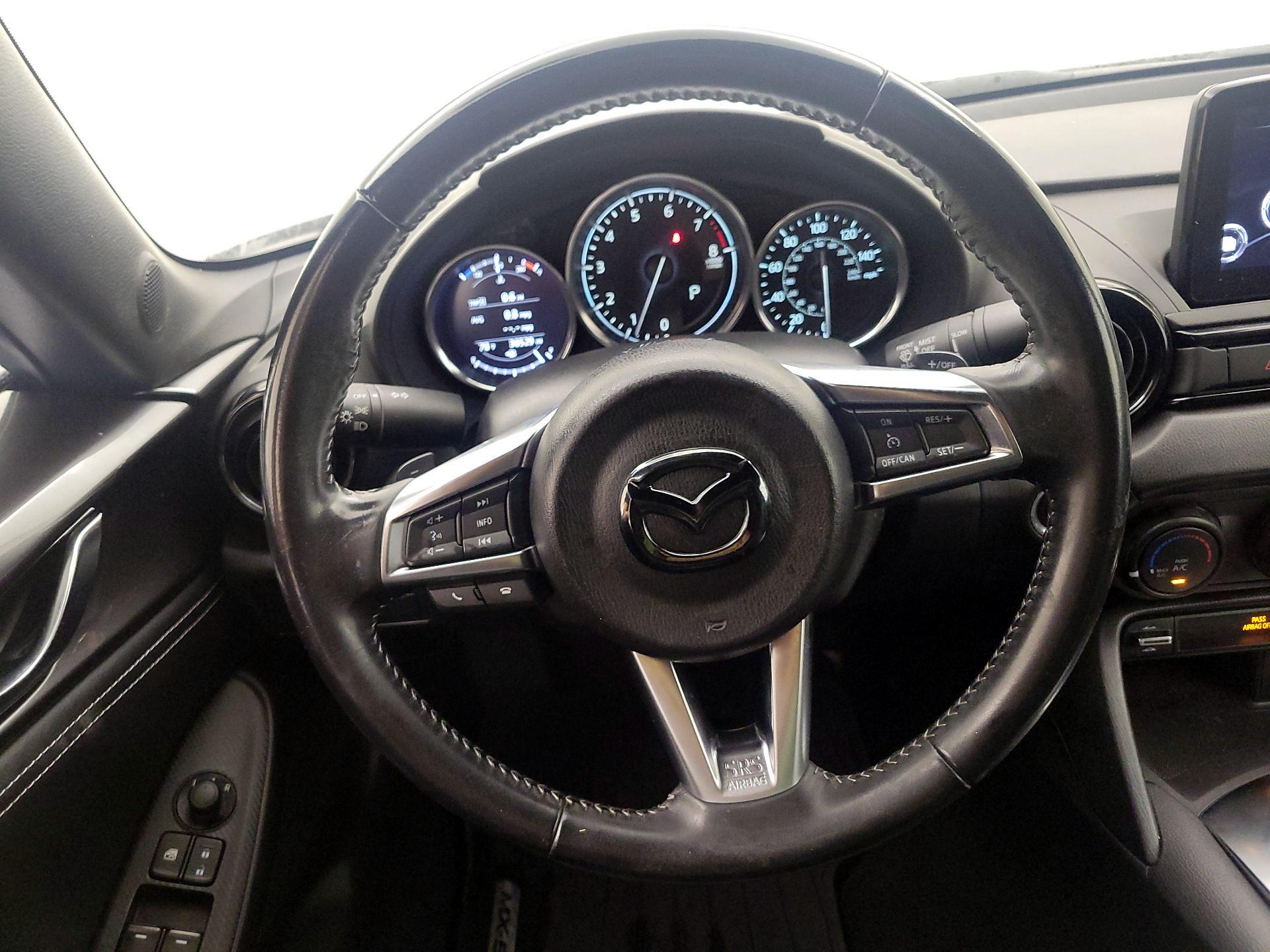 Thumbnail: 2020 Mazda MX-5 Miata - 10