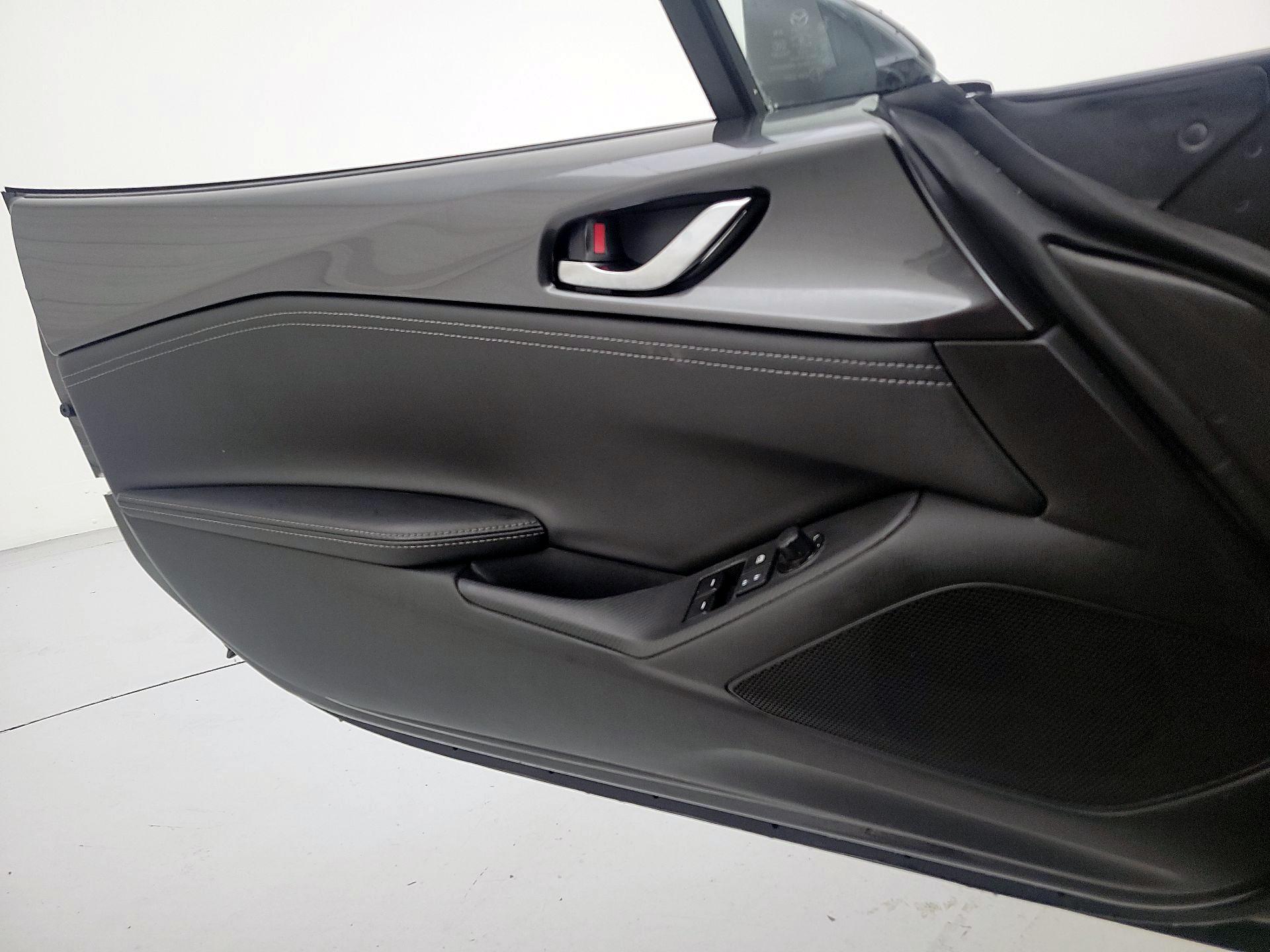 Thumbnail: 2020 Mazda MX-5 Miata - 12