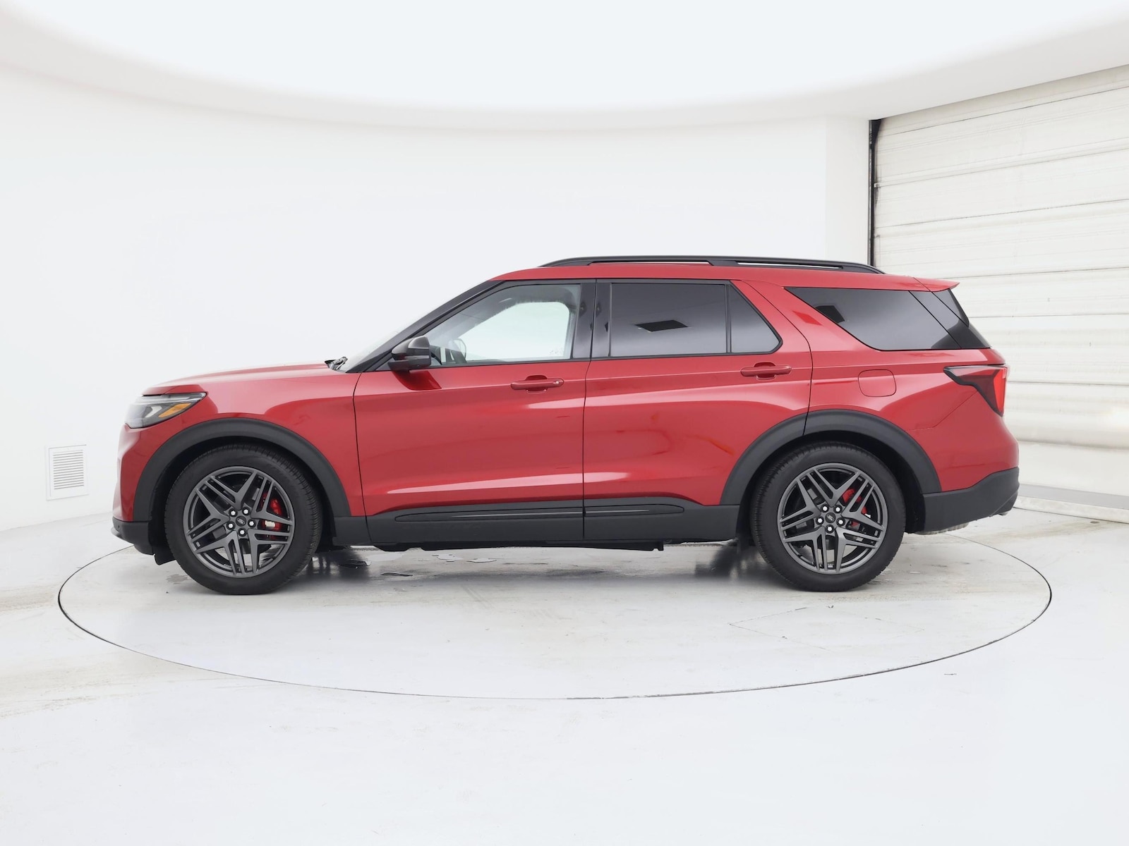 2025 Ford Explorer ST - Photo 4