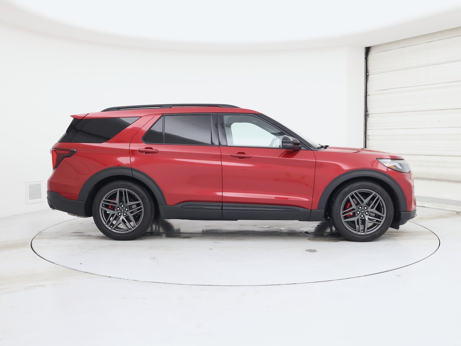 2025 Ford Explorer ST - Photo 8