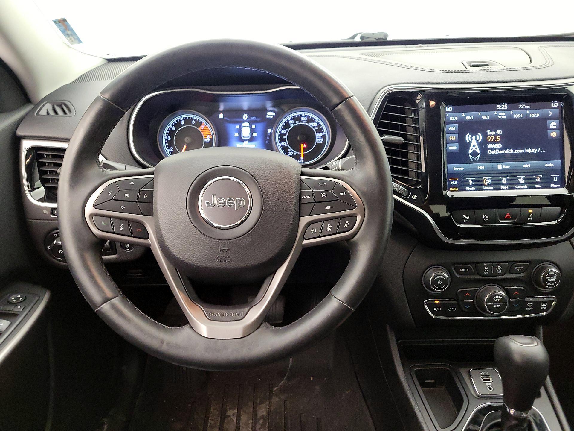 Thumbnail: 2019 Jeep Cherokee - 10