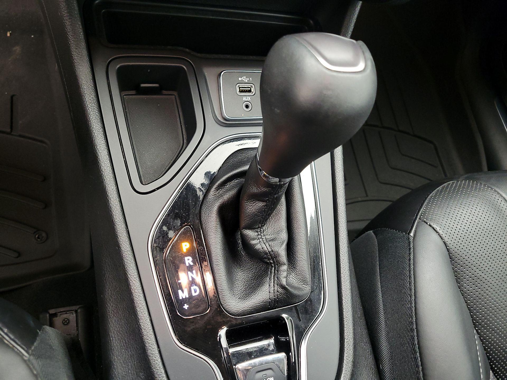 Thumbnail: 2019 Jeep Cherokee - 15