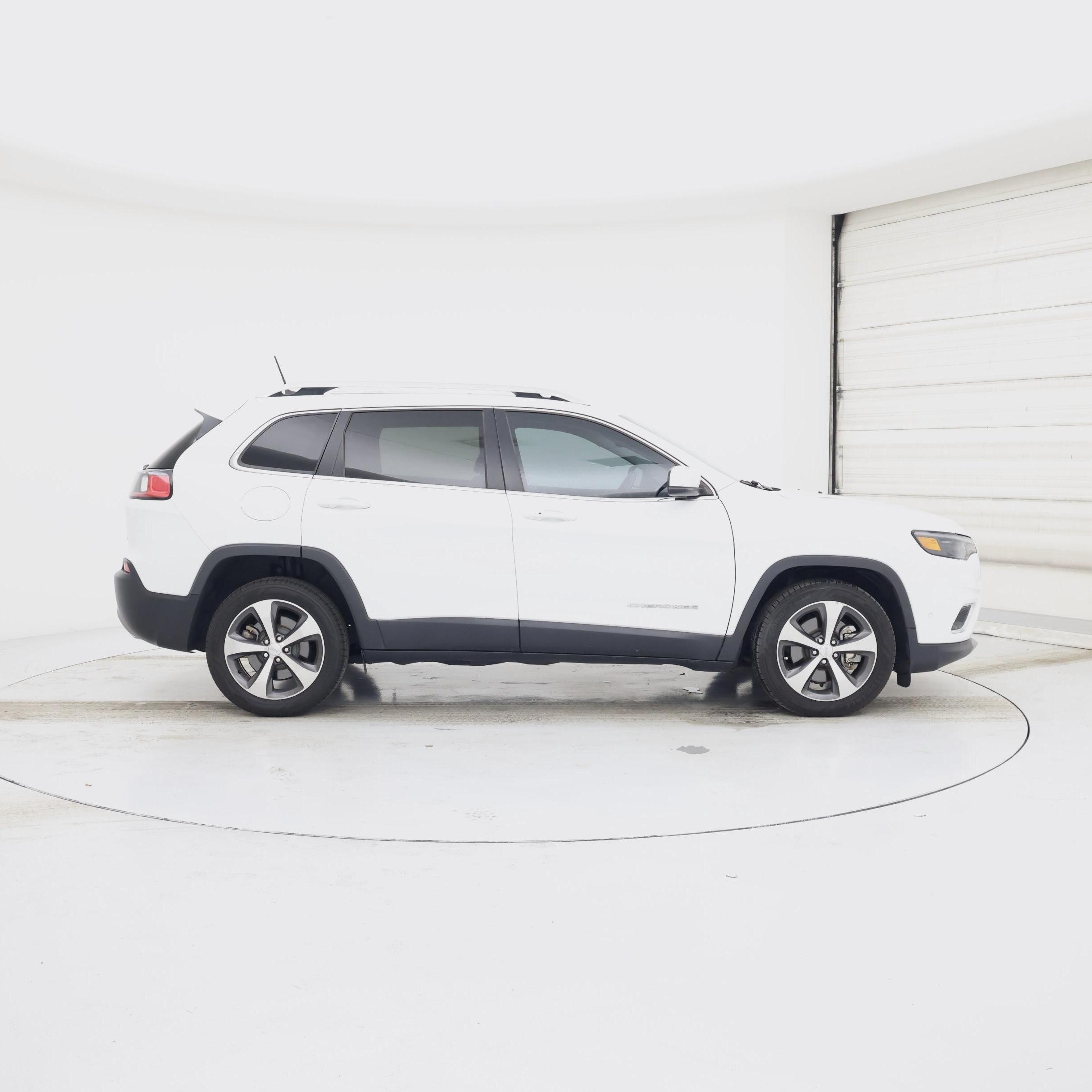 Thumbnail: 2019 Jeep Cherokee - 7