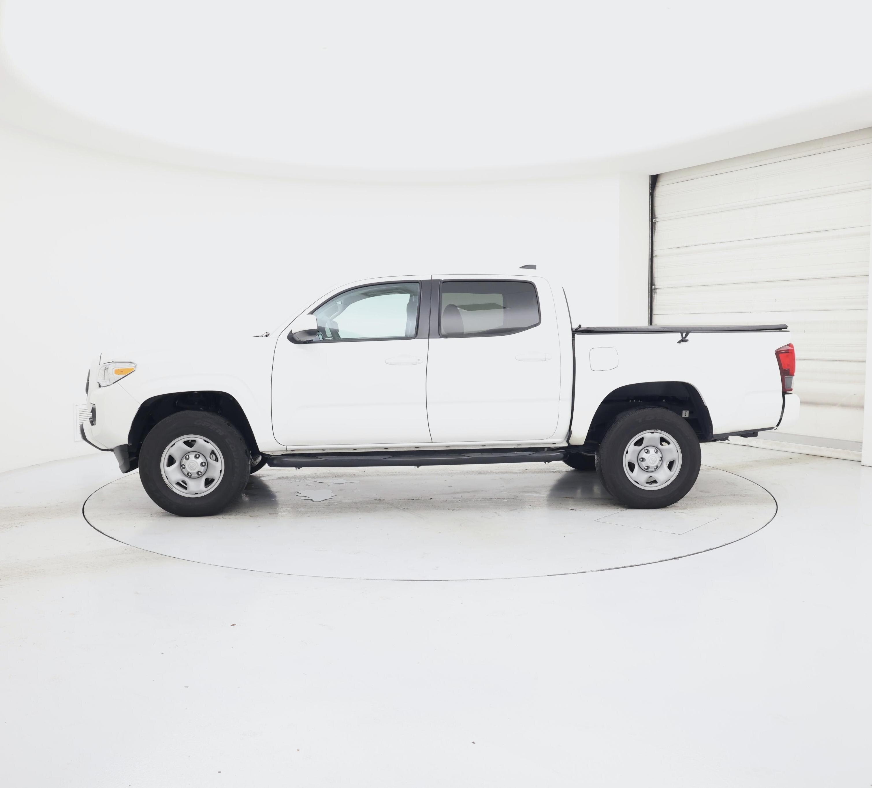 Thumbnail: 2022 Toyota Tacoma - 3