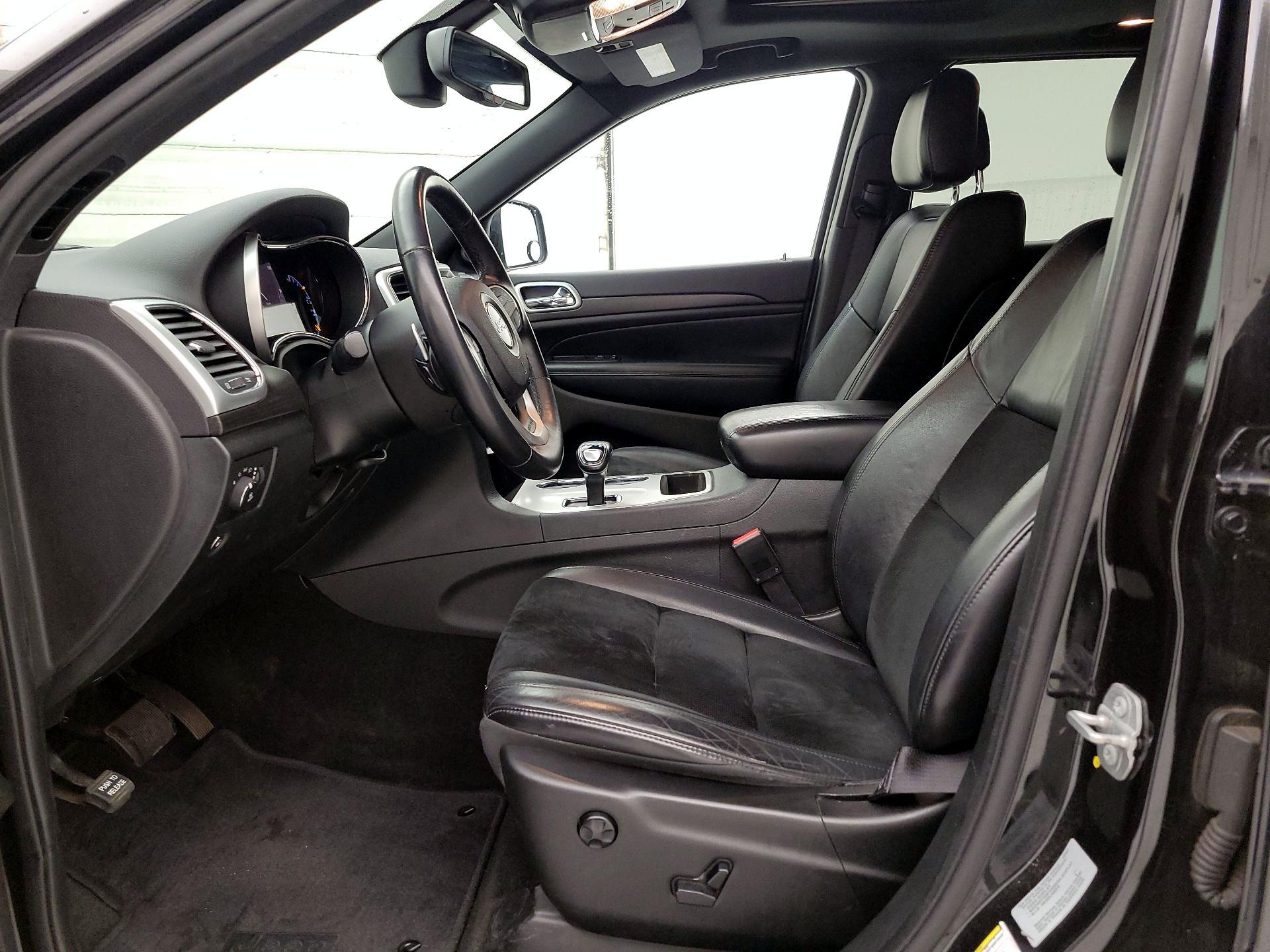 Thumbnail: 2015 Jeep Grand Cherokee - 11
