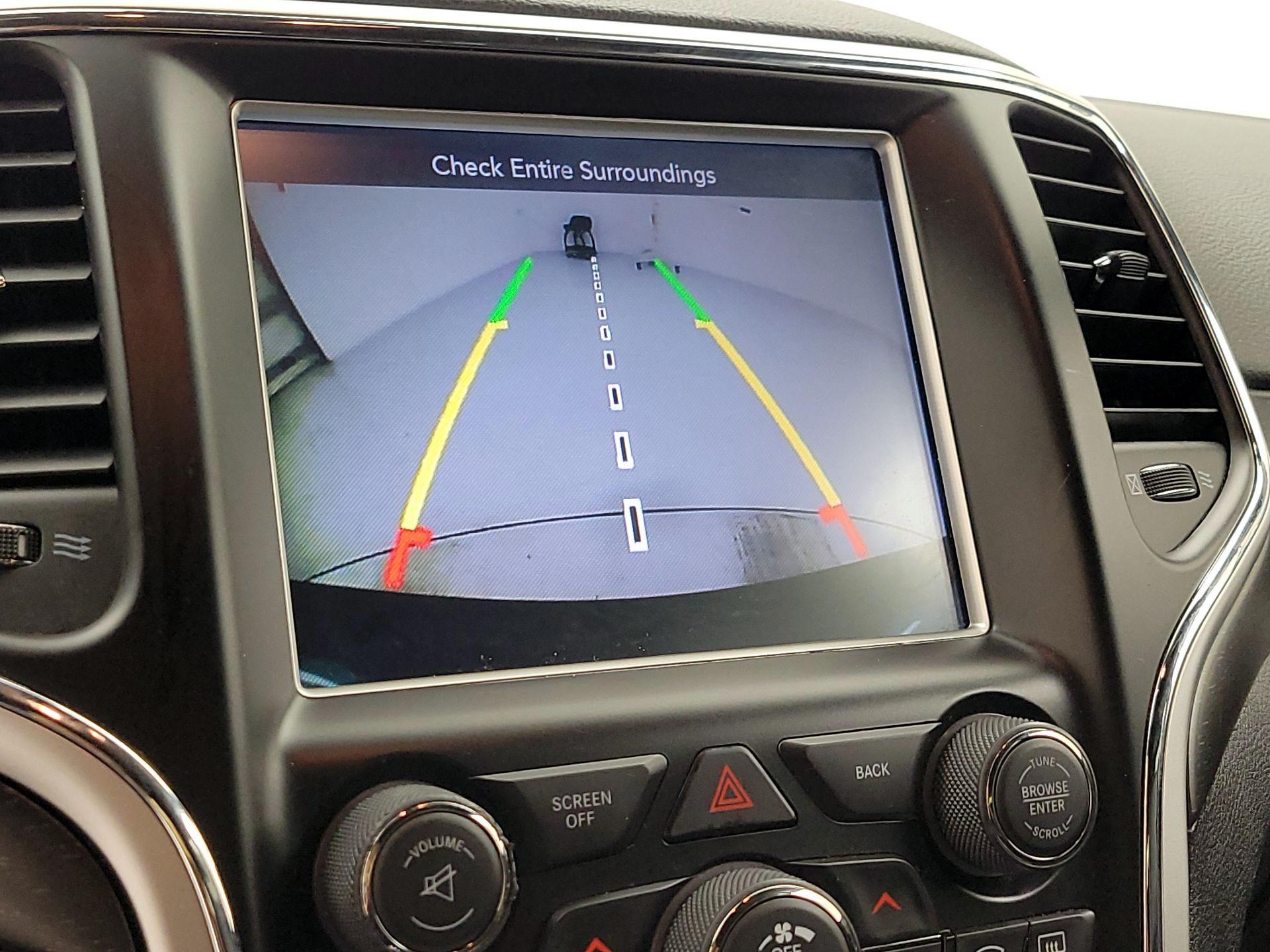Thumbnail: 2015 Jeep Grand Cherokee - 14