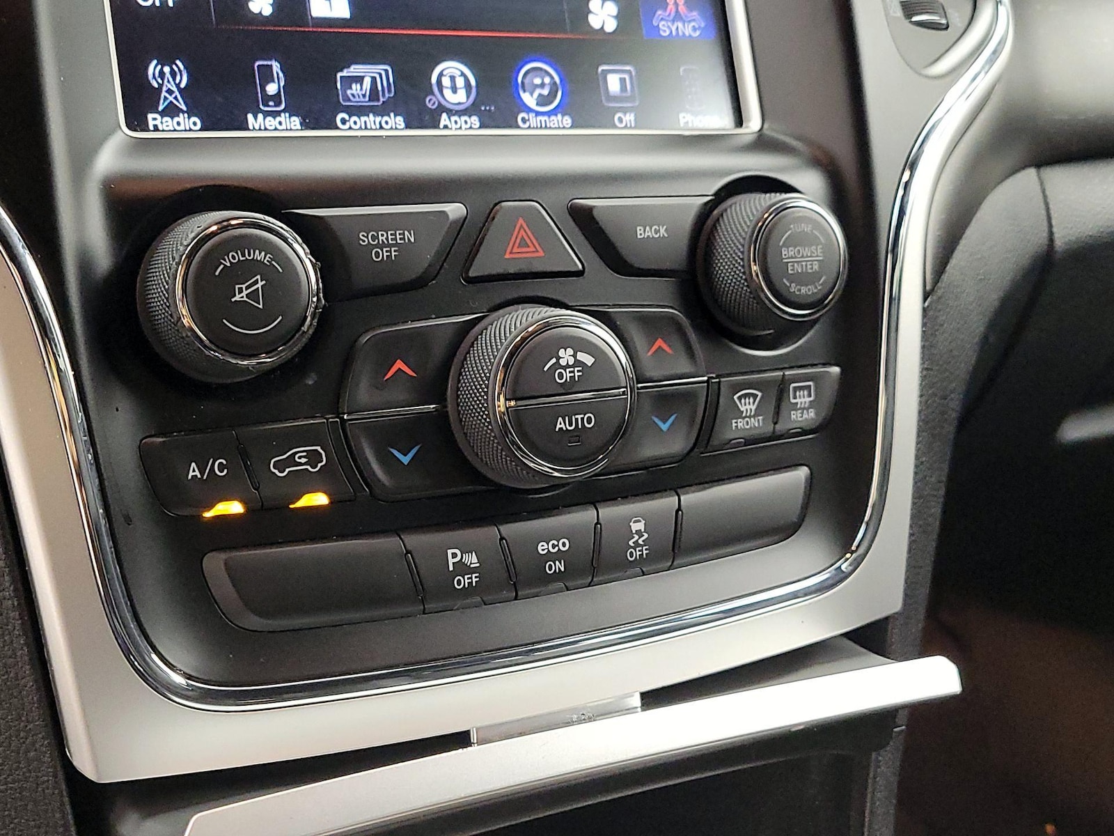 2015 Jeep Grand Cherokee Altitude - Photo 17