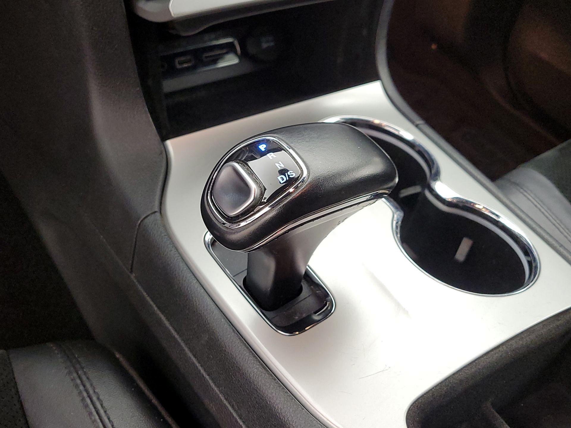 Thumbnail: 2015 Jeep Grand Cherokee - 17
