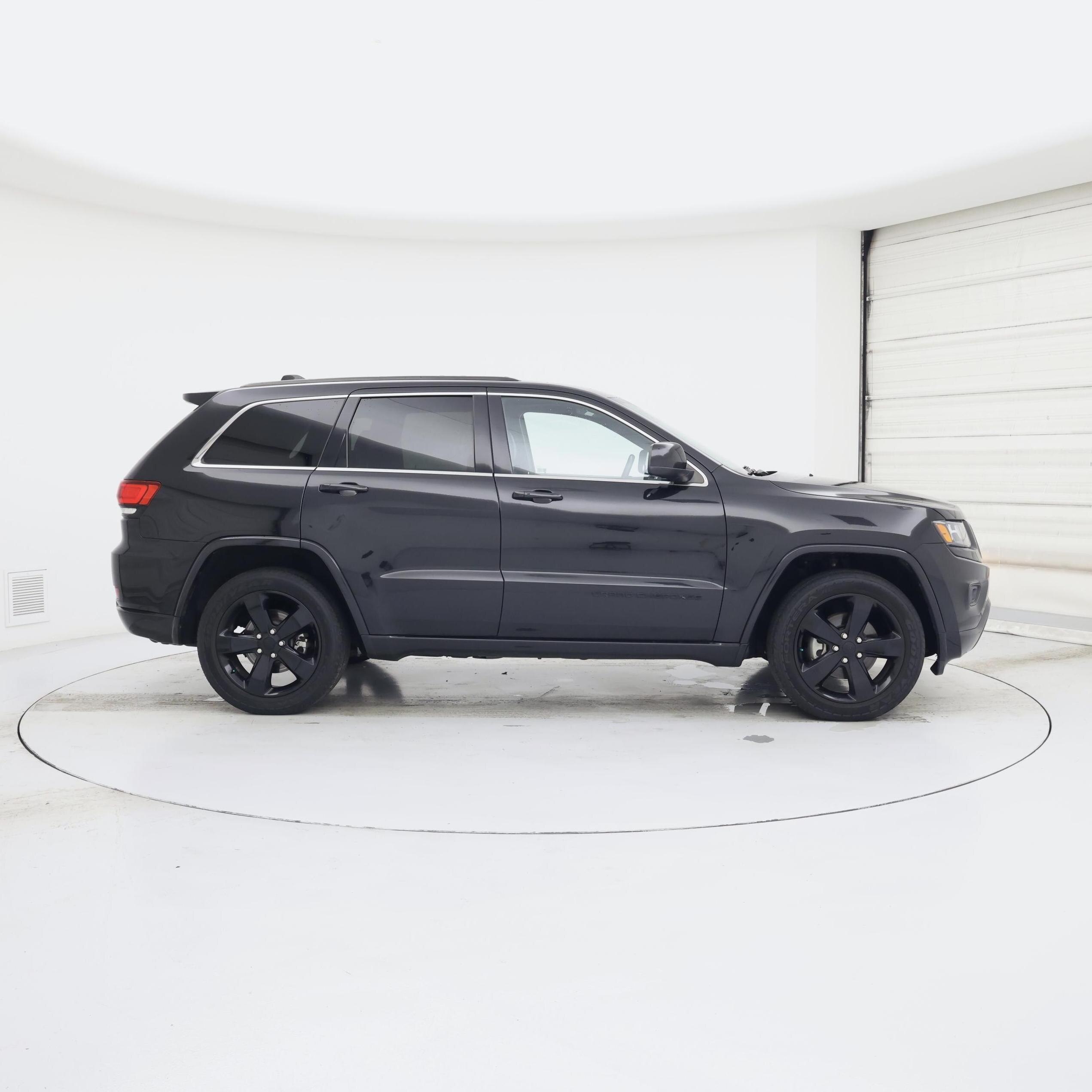Thumbnail: 2015 Jeep Grand Cherokee - 7