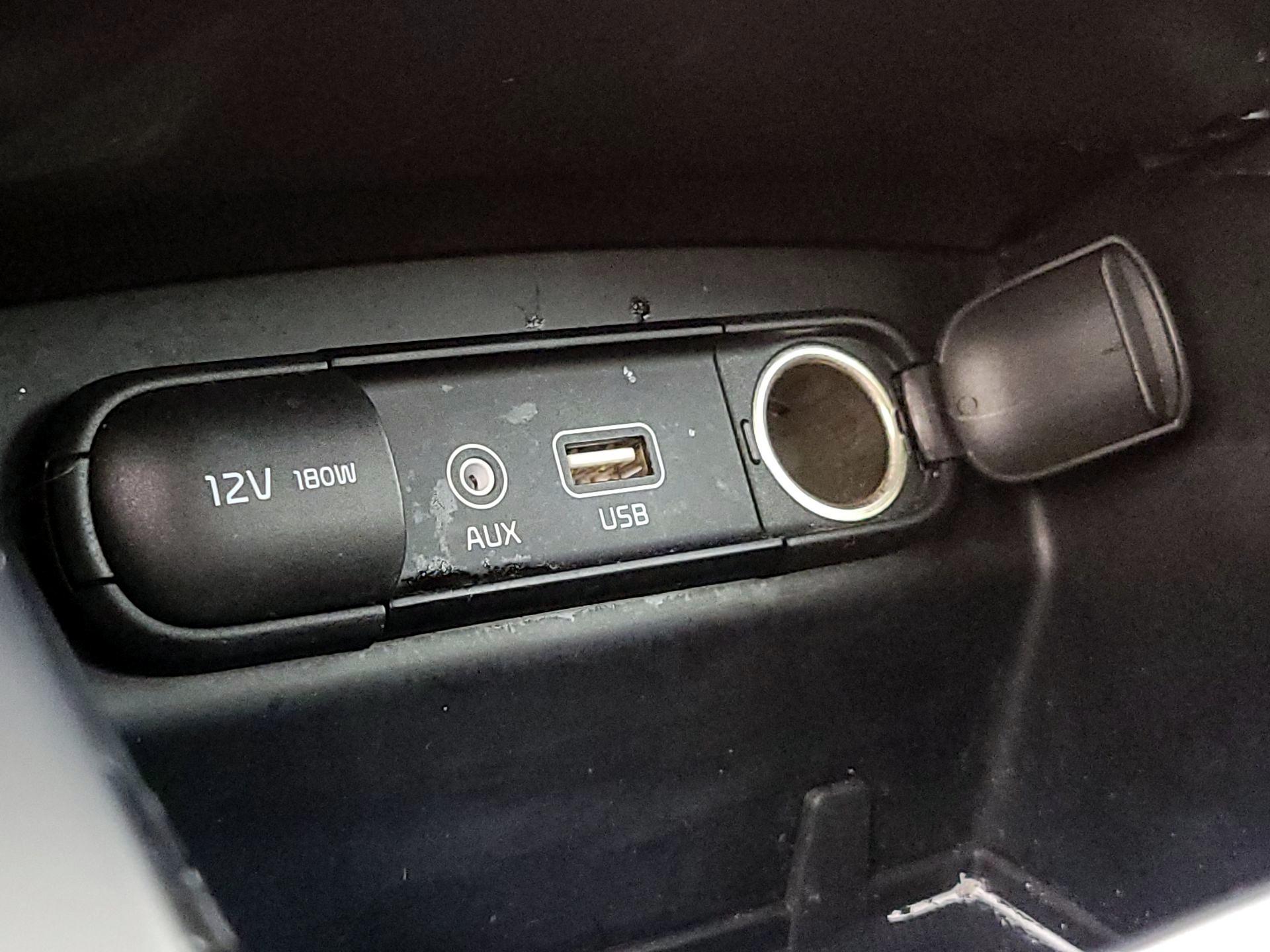 Thumbnail: 2019 Kia Sorento - 18
