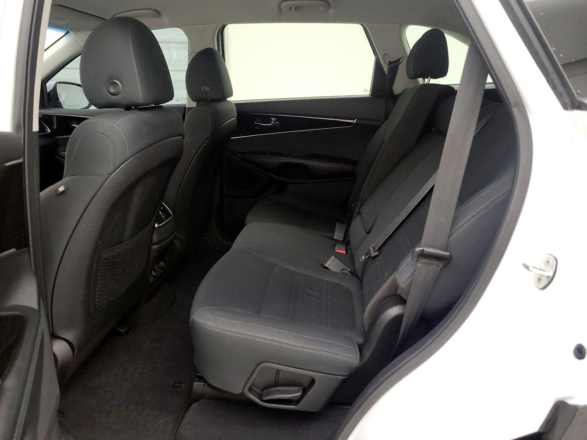 Thumbnail: 2019 Kia Sorento - 19
