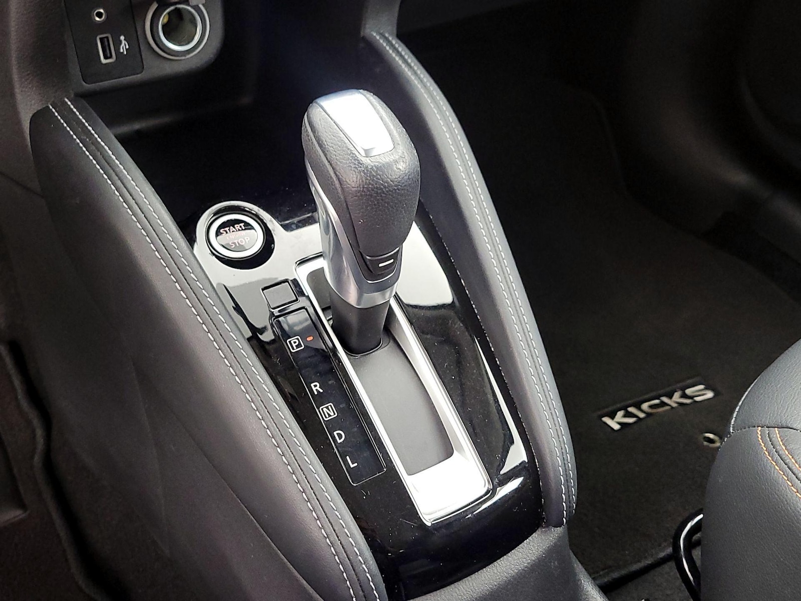 2020 Nissan Kicks SR - Photo 17