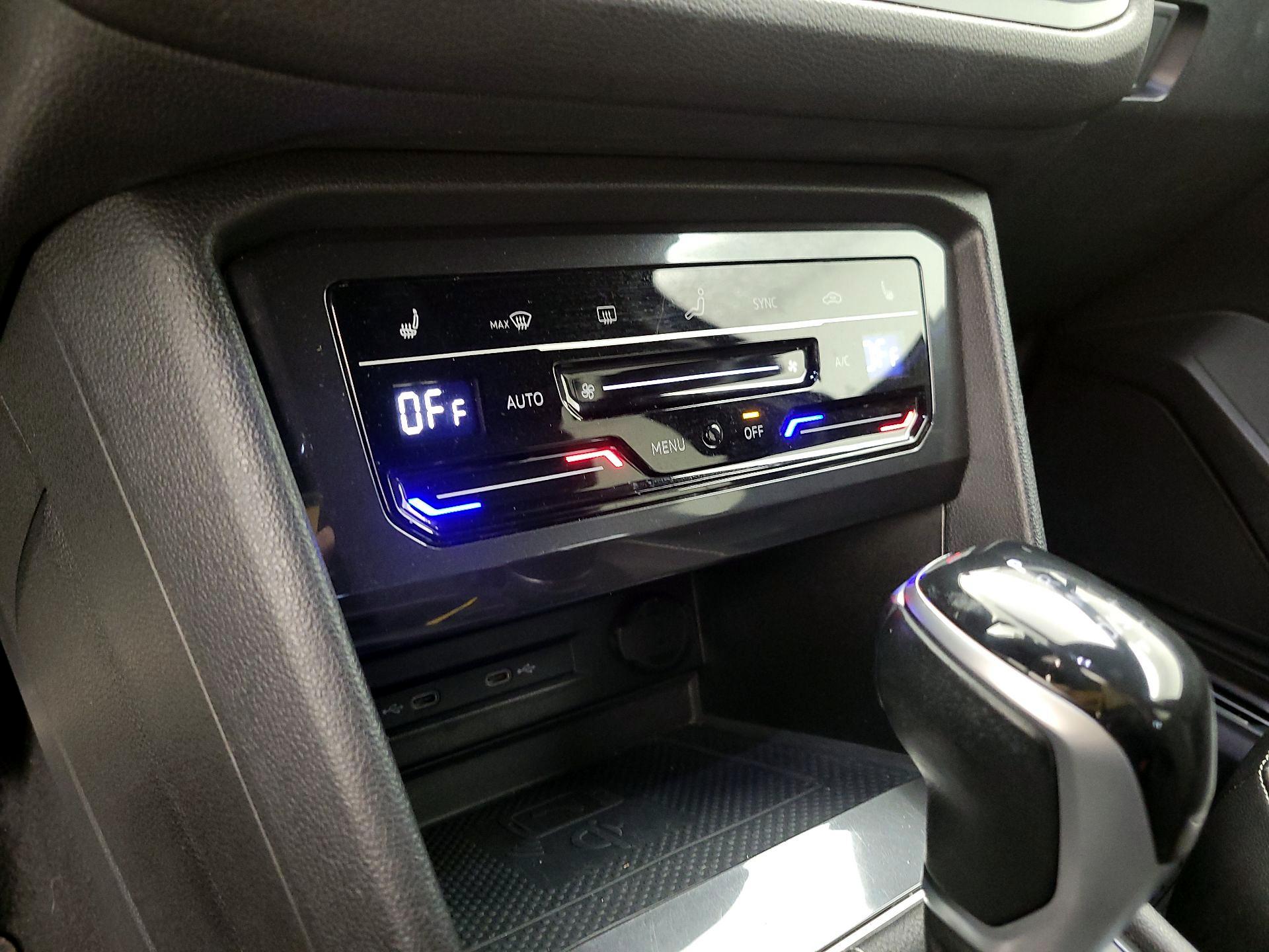 Thumbnail: 2022 Volkswagen Tiguan - 16