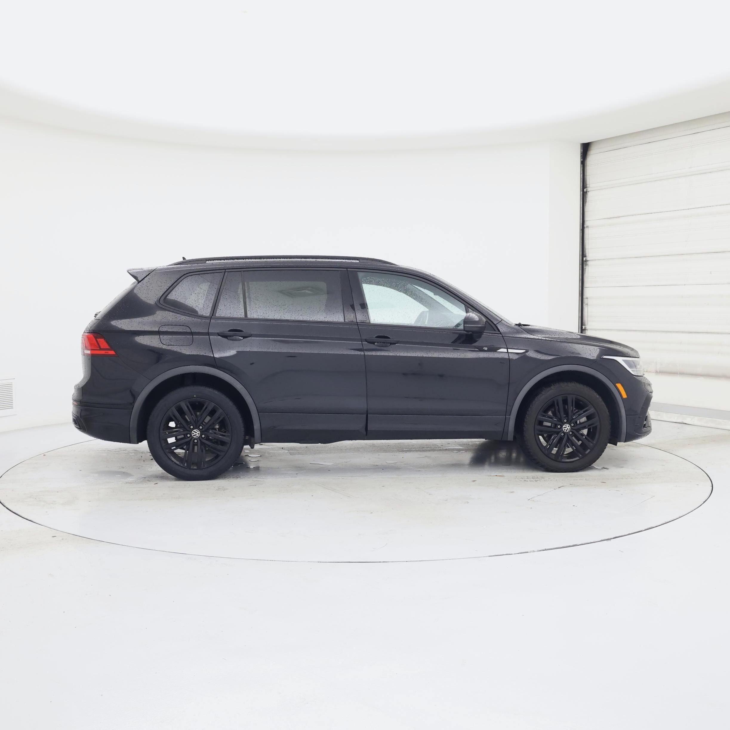 Thumbnail: 2022 Volkswagen Tiguan - 7