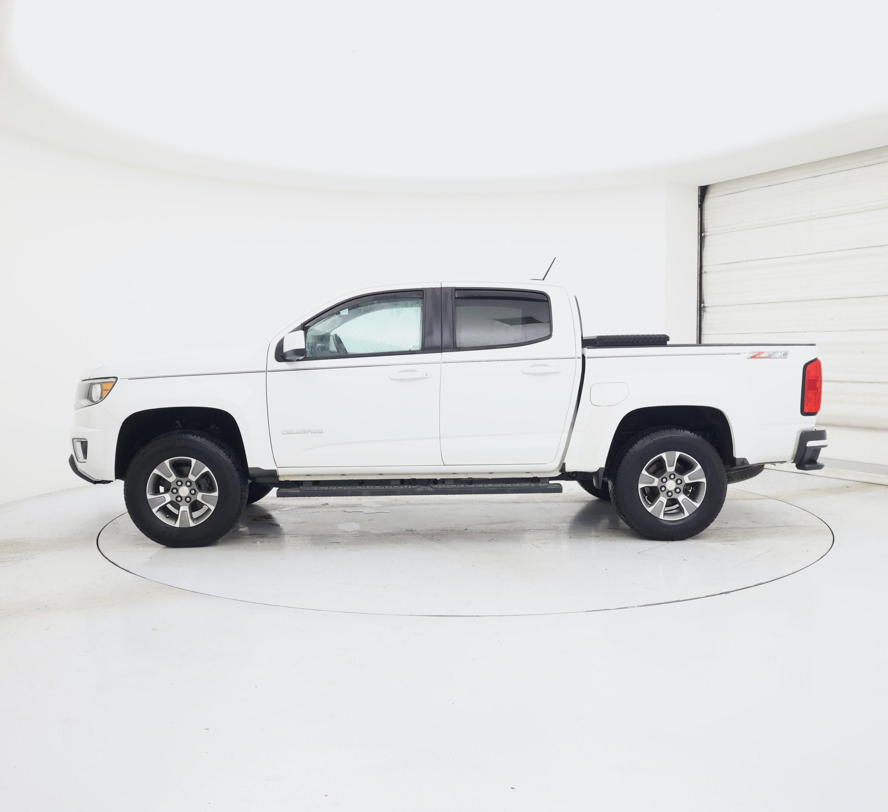 Thumbnail: 2017 Chevrolet Colorado - 3