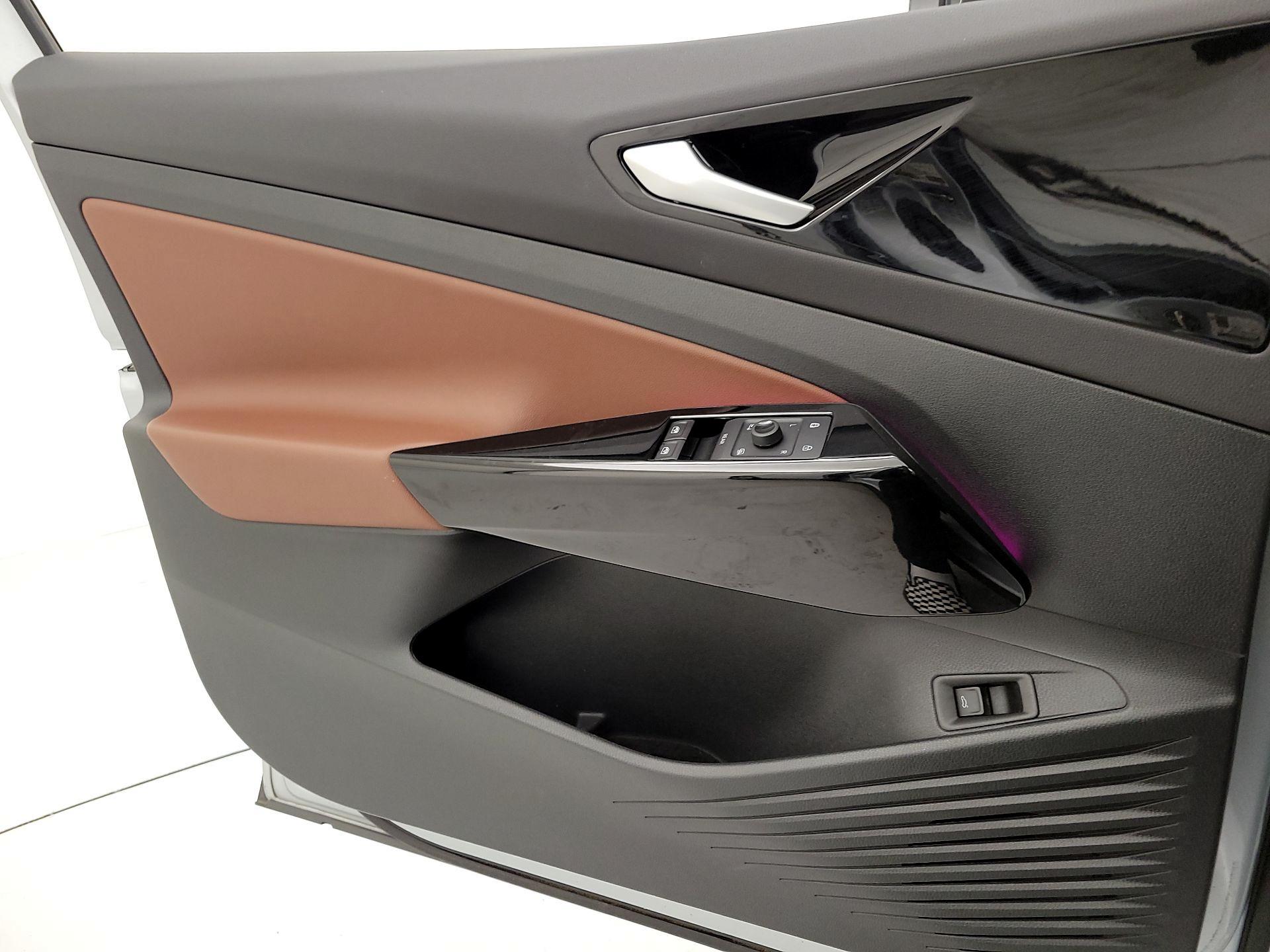 Thumbnail: 2021 Volkswagen ID.4 - 12